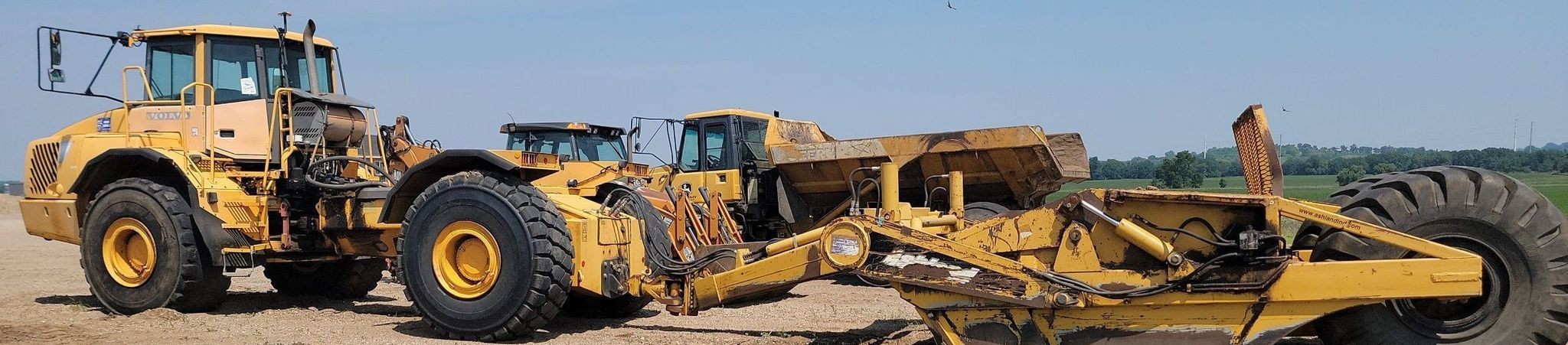 gallery Volvo T450D 4WD scraper tractor
