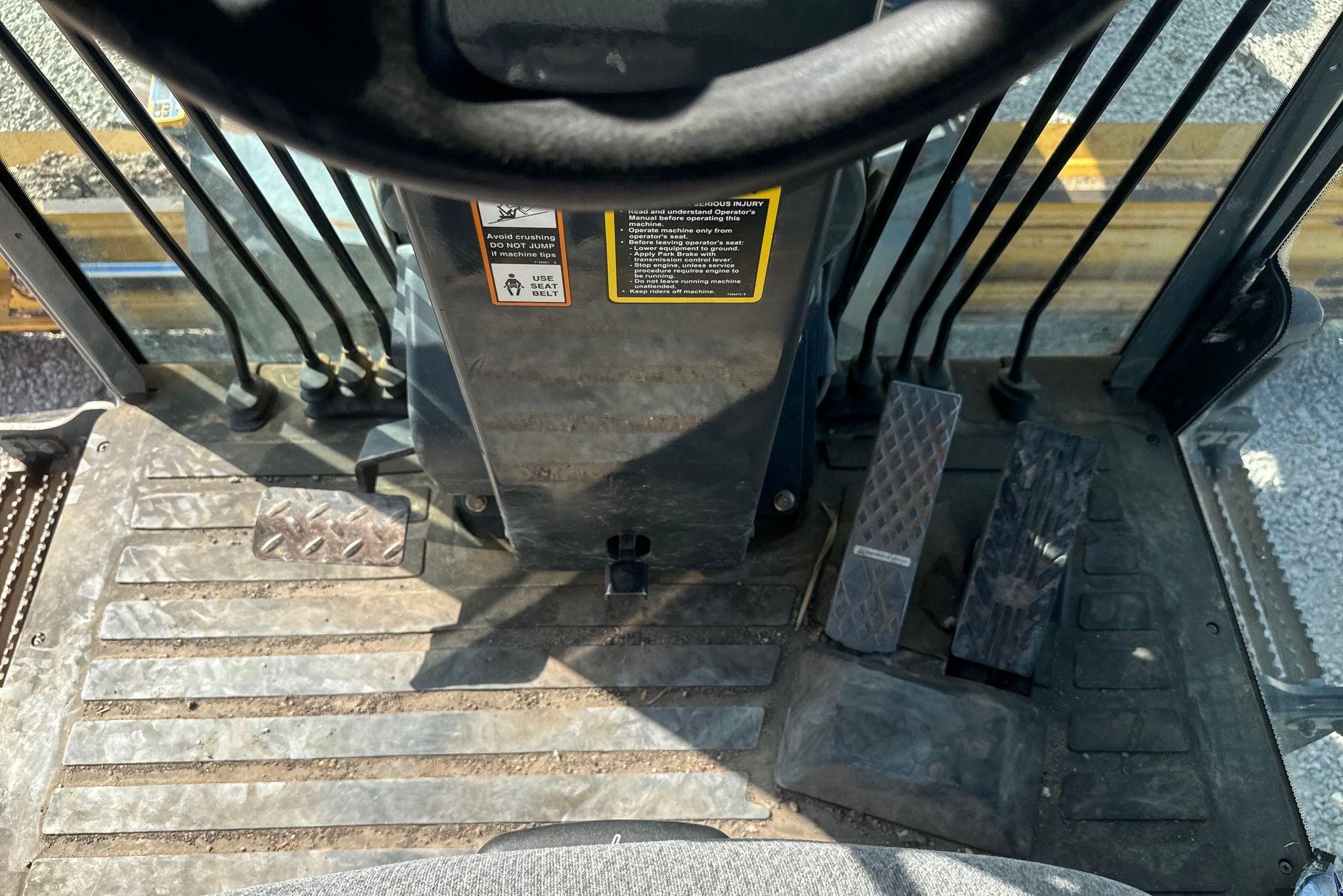 gallery 2013 John Deere 772G motor grader