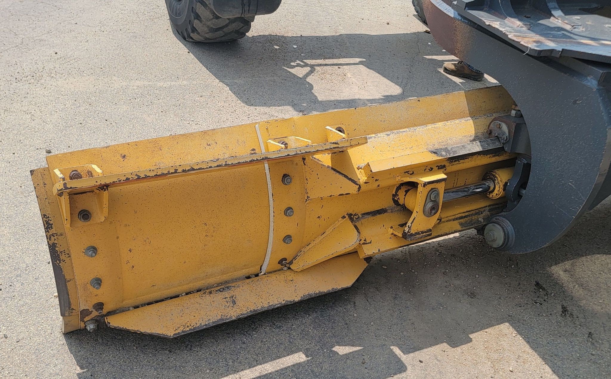 gallery 2016 John Deere 772GP motor grader