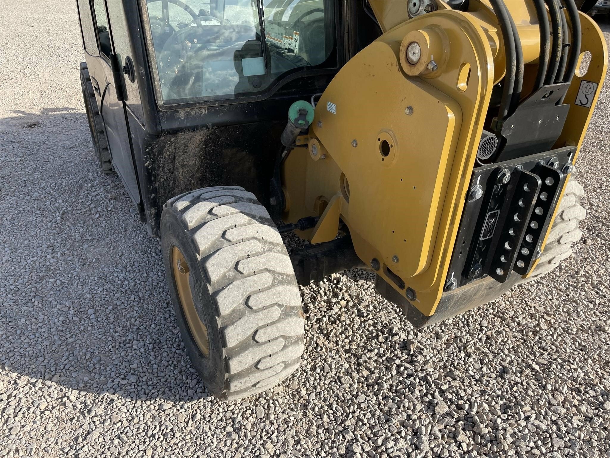 gallery 2015 Caterpillar TH255C Telehandler