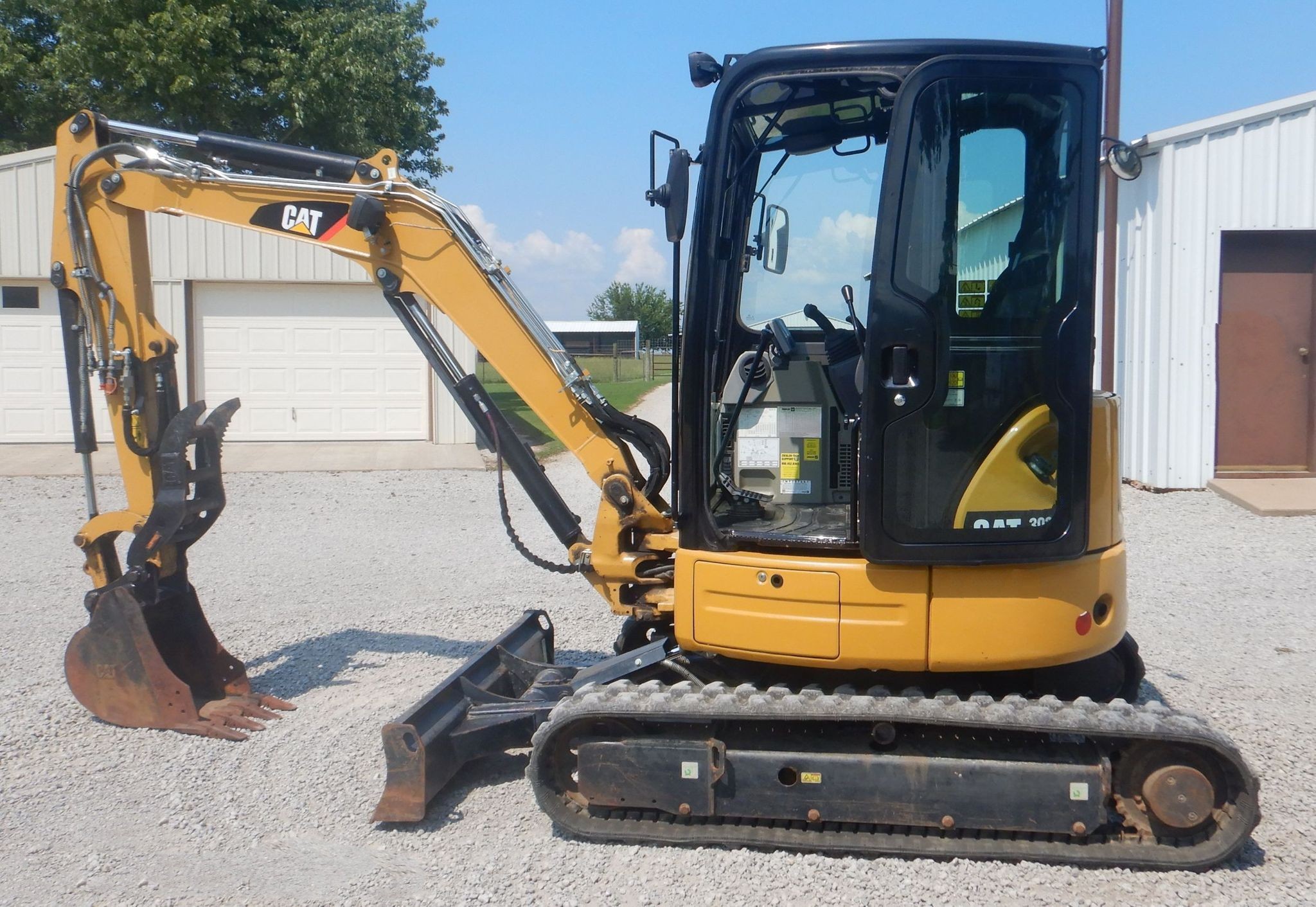 gallery 2014 Caterpillar 303.5E mini excavator