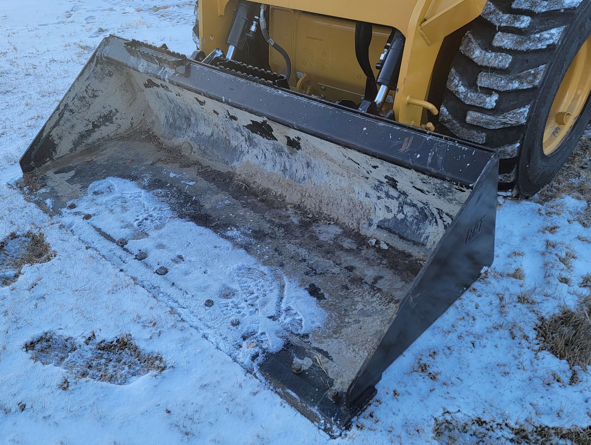 gallery 2021 Caterpillar 242D3 skid steer loader