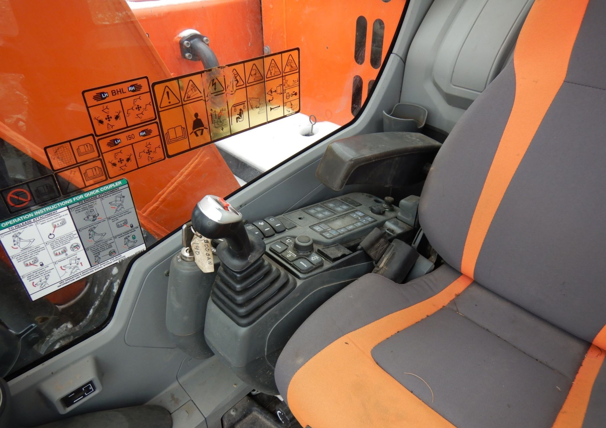 gallery 2014 Doosan DX140LCR excavator