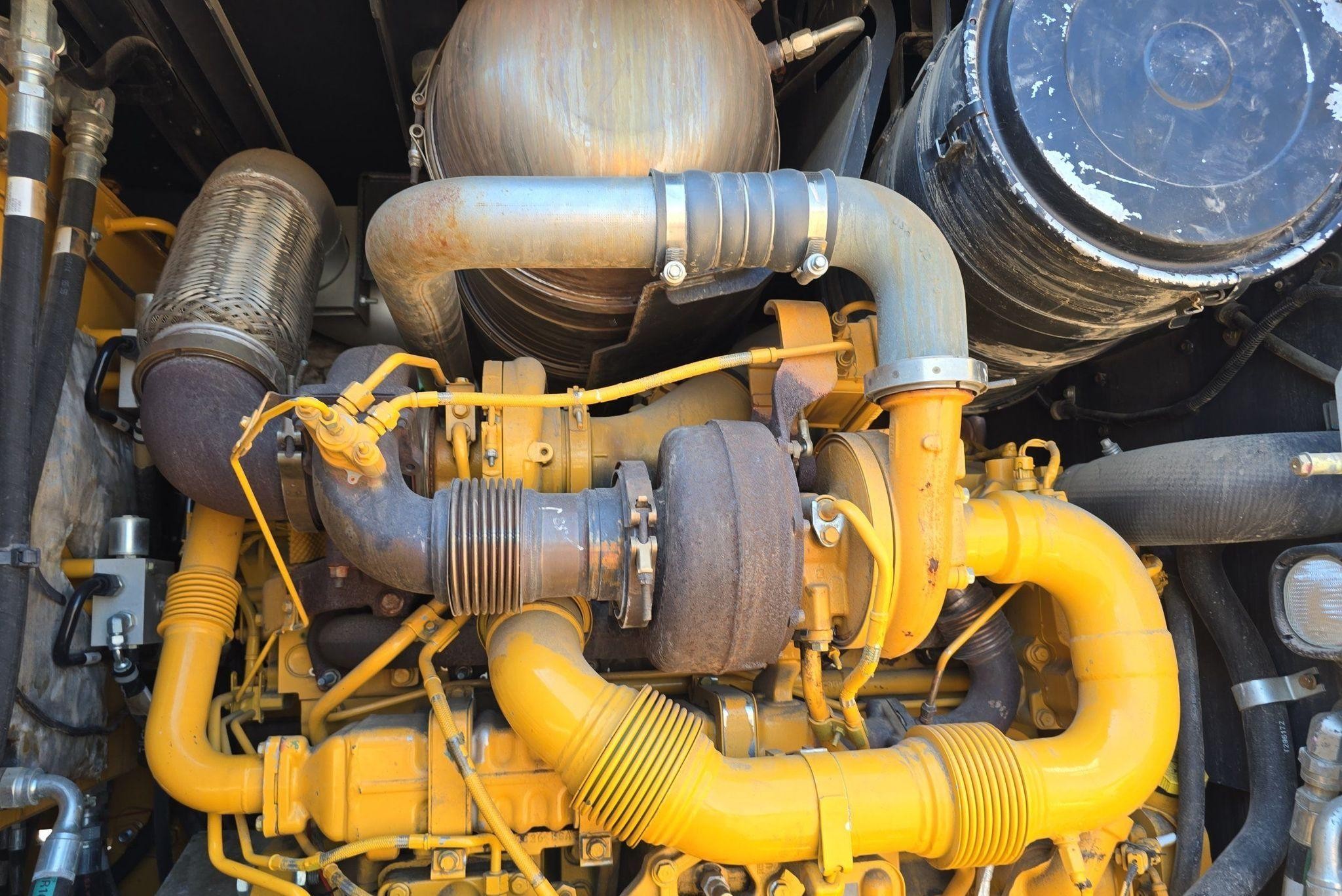 gallery 2014 John Deere 824K Wheel Loader