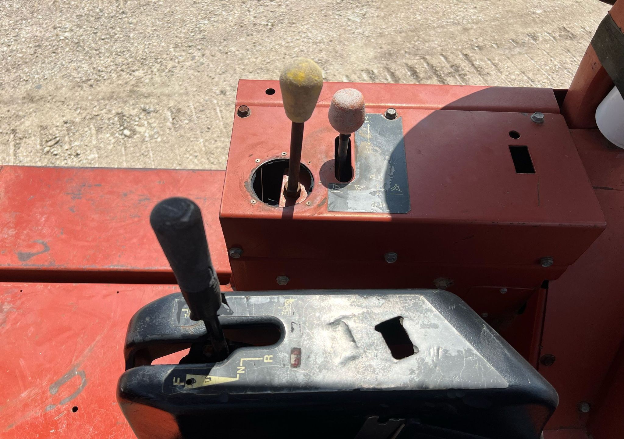 gallery 2006 Ditch Witch HT185 cable plow