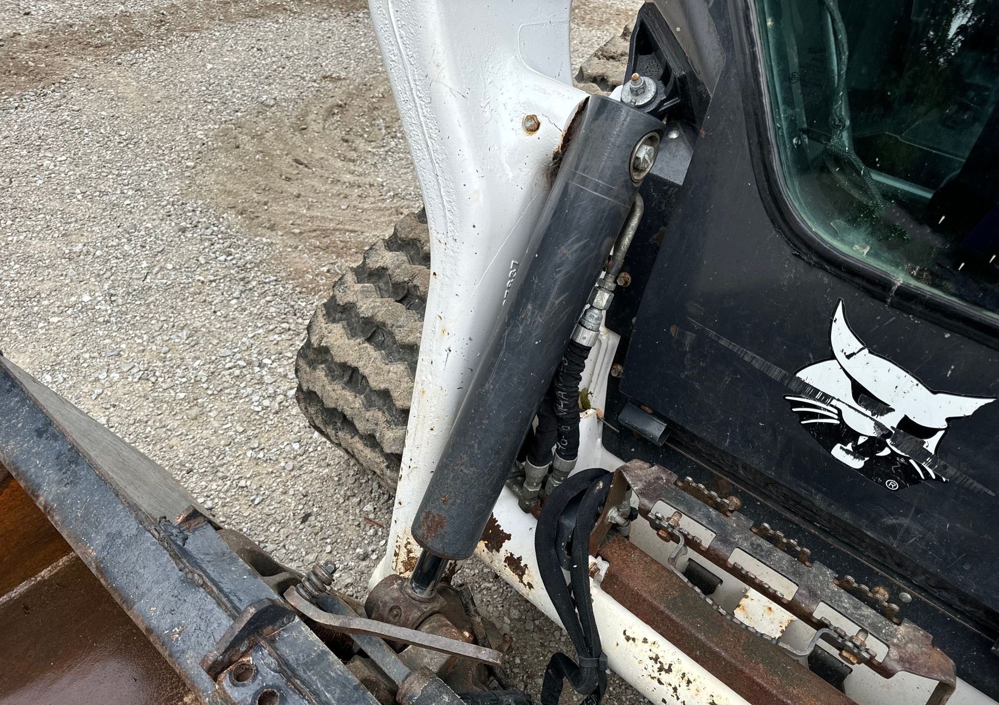 gallery 2022 Bobcat T76 R-Series tracked skid steer loader