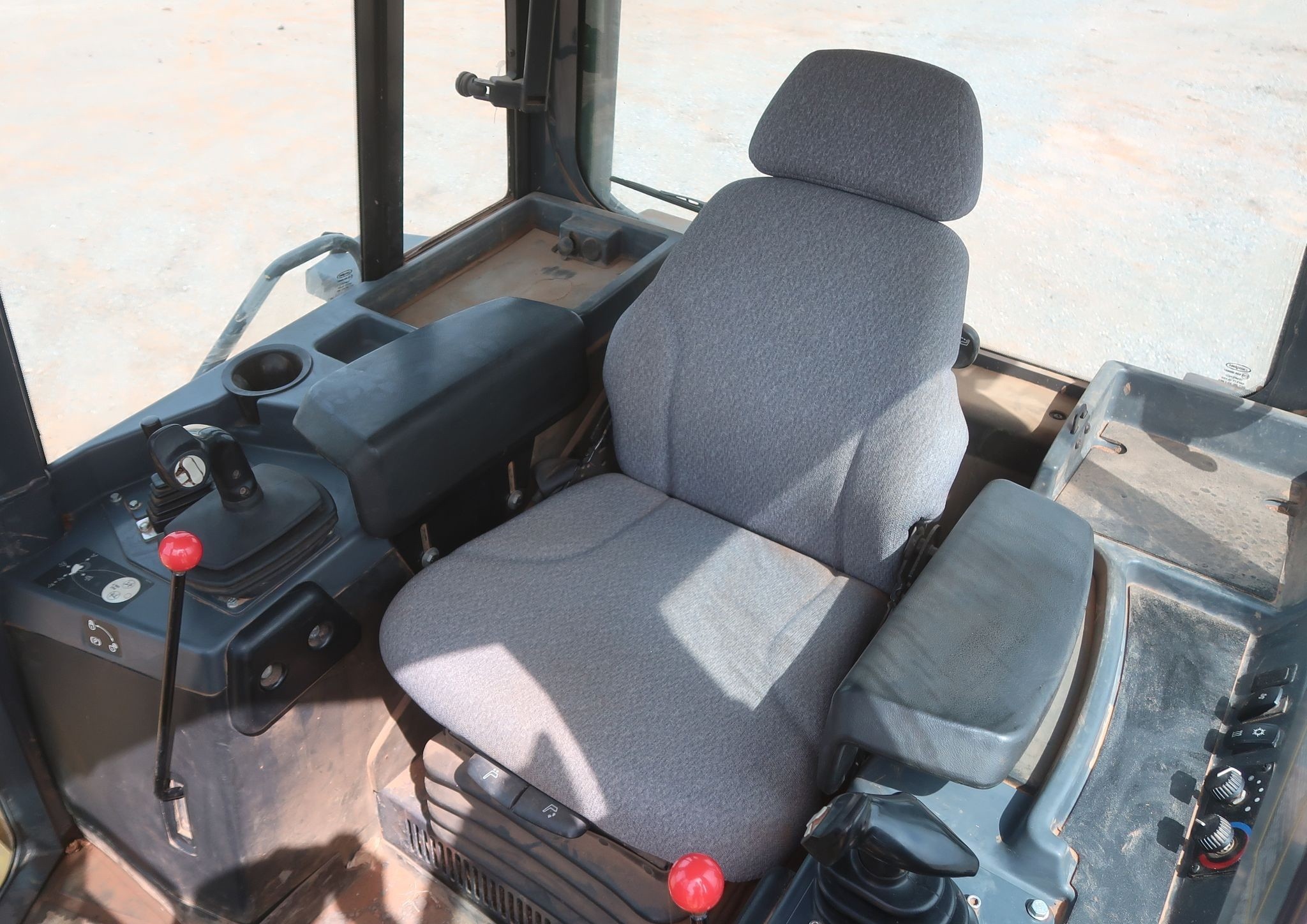 gallery 2015 John Deere 750K WLT dozer