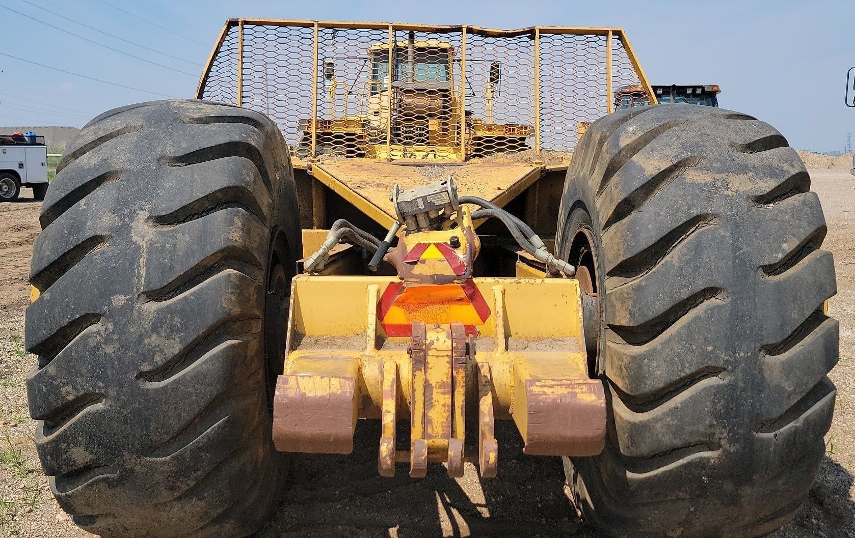 gallery Volvo T450D 4WD scraper tractor