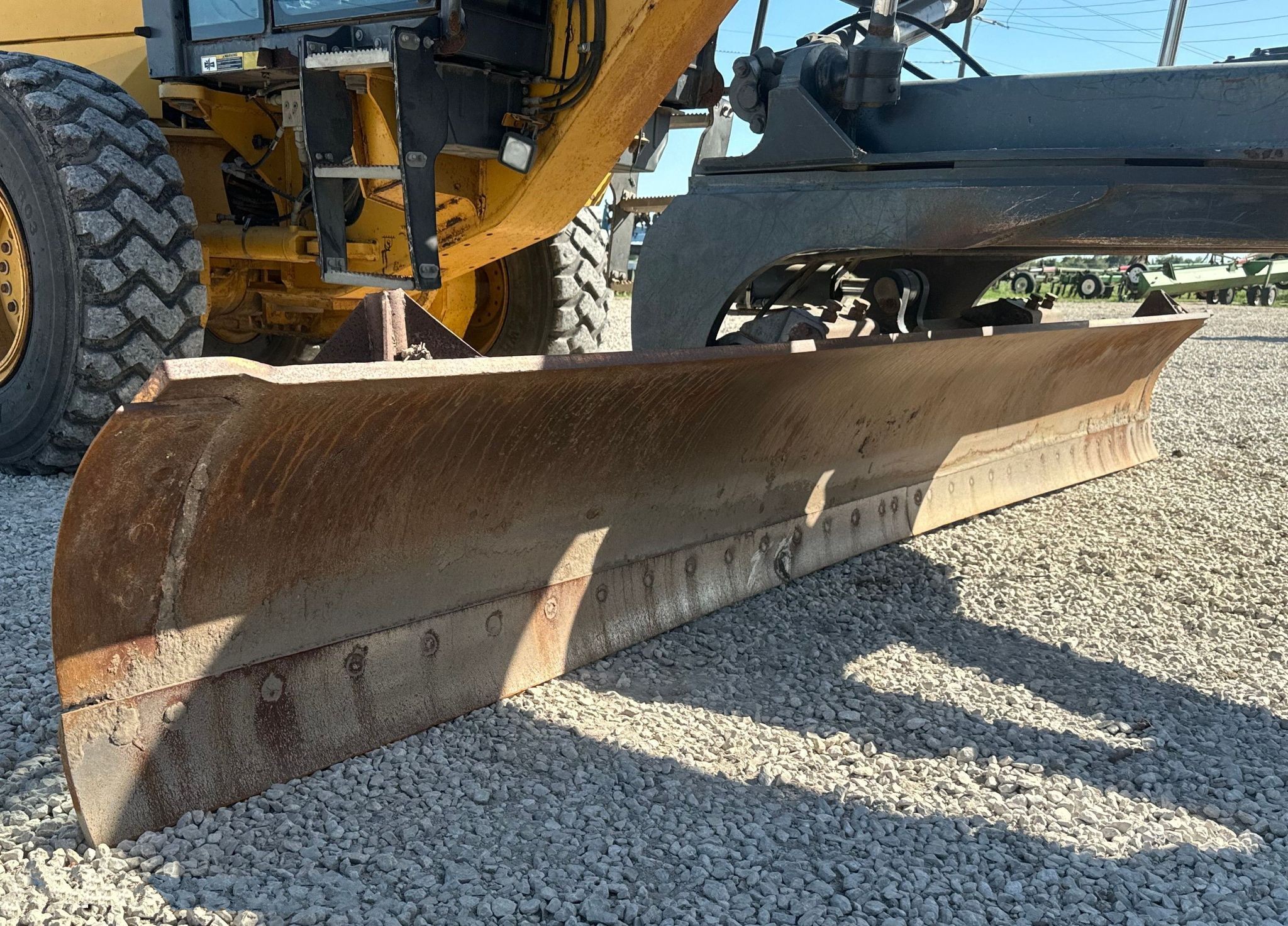 gallery 2013 John Deere 772G motor grader
