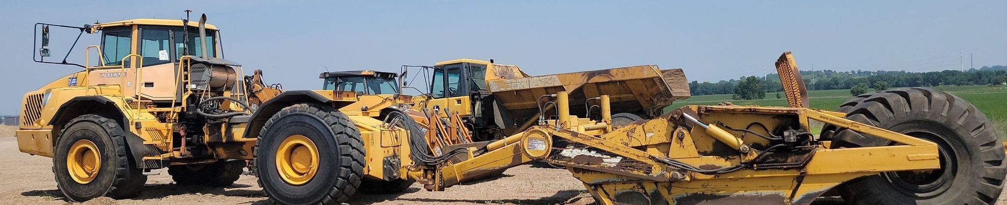 gallery Volvo T450D 4WD scraper tractor
