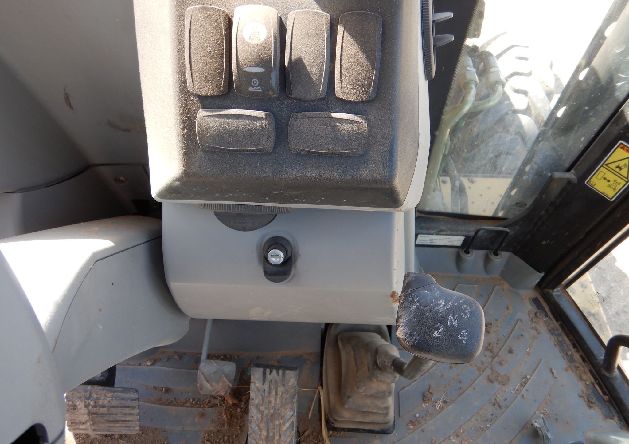 gallery 2013 Caterpillar 420F backhoe