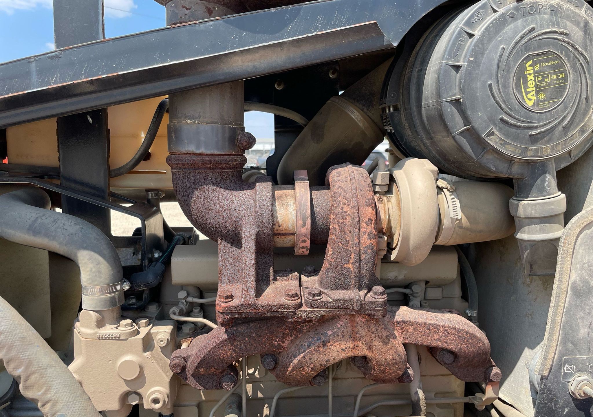 gallery 2011 Ditch Witch RT115 Quad vibratory cable plow