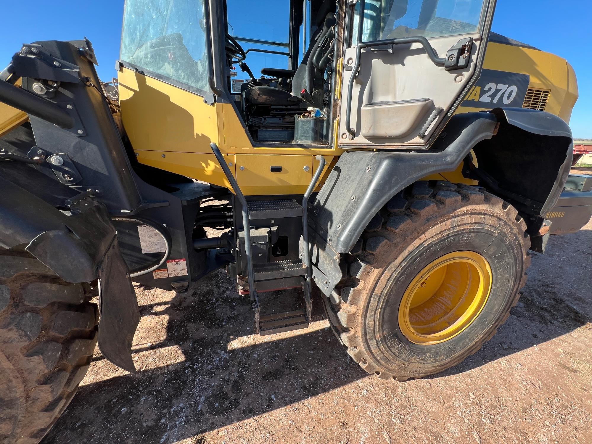 gallery 2016 Komatsu WA270-8 Wheel Loader WAttachments