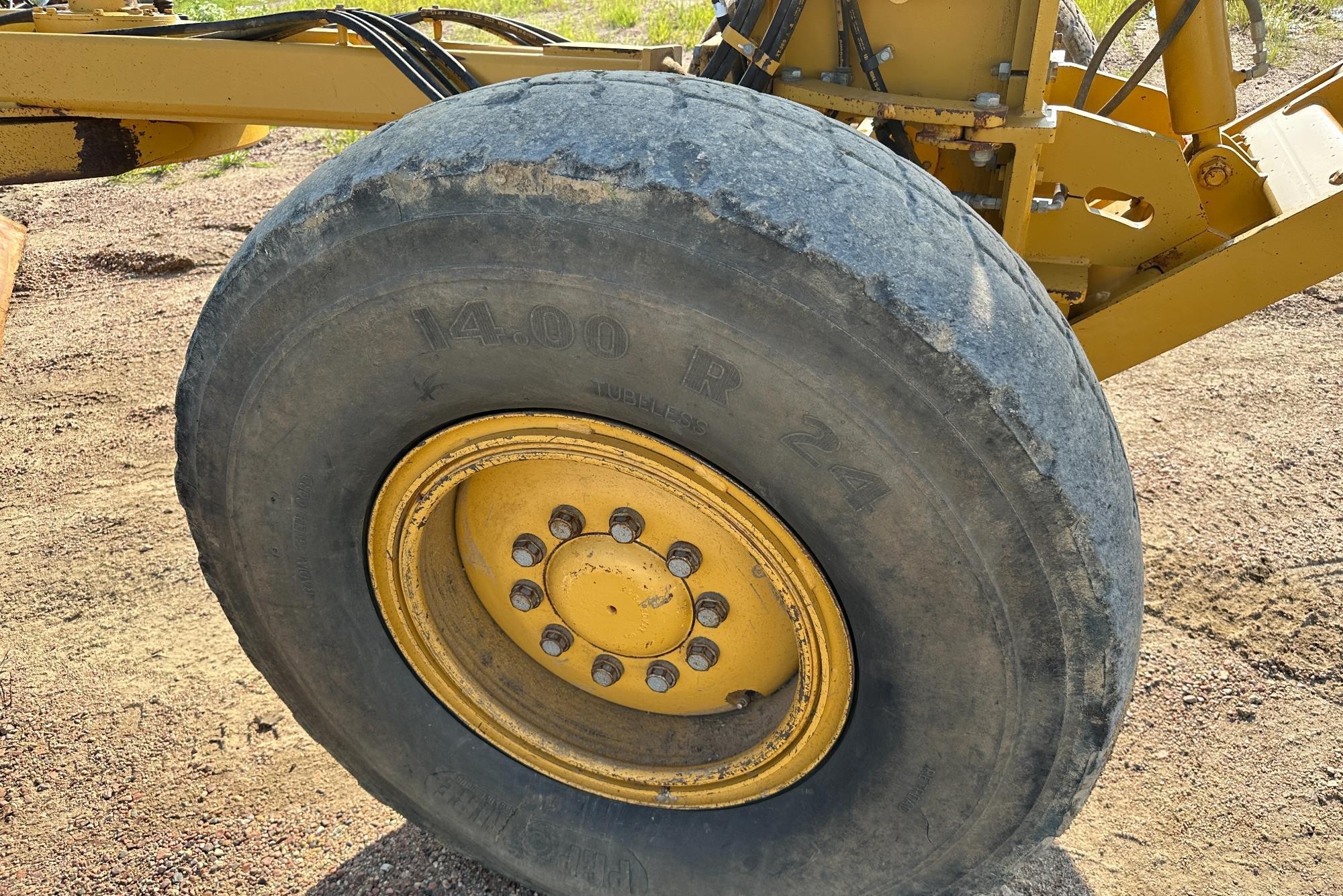 gallery 2014 Caterpillar 140M2 VHP Plus Motor Grader