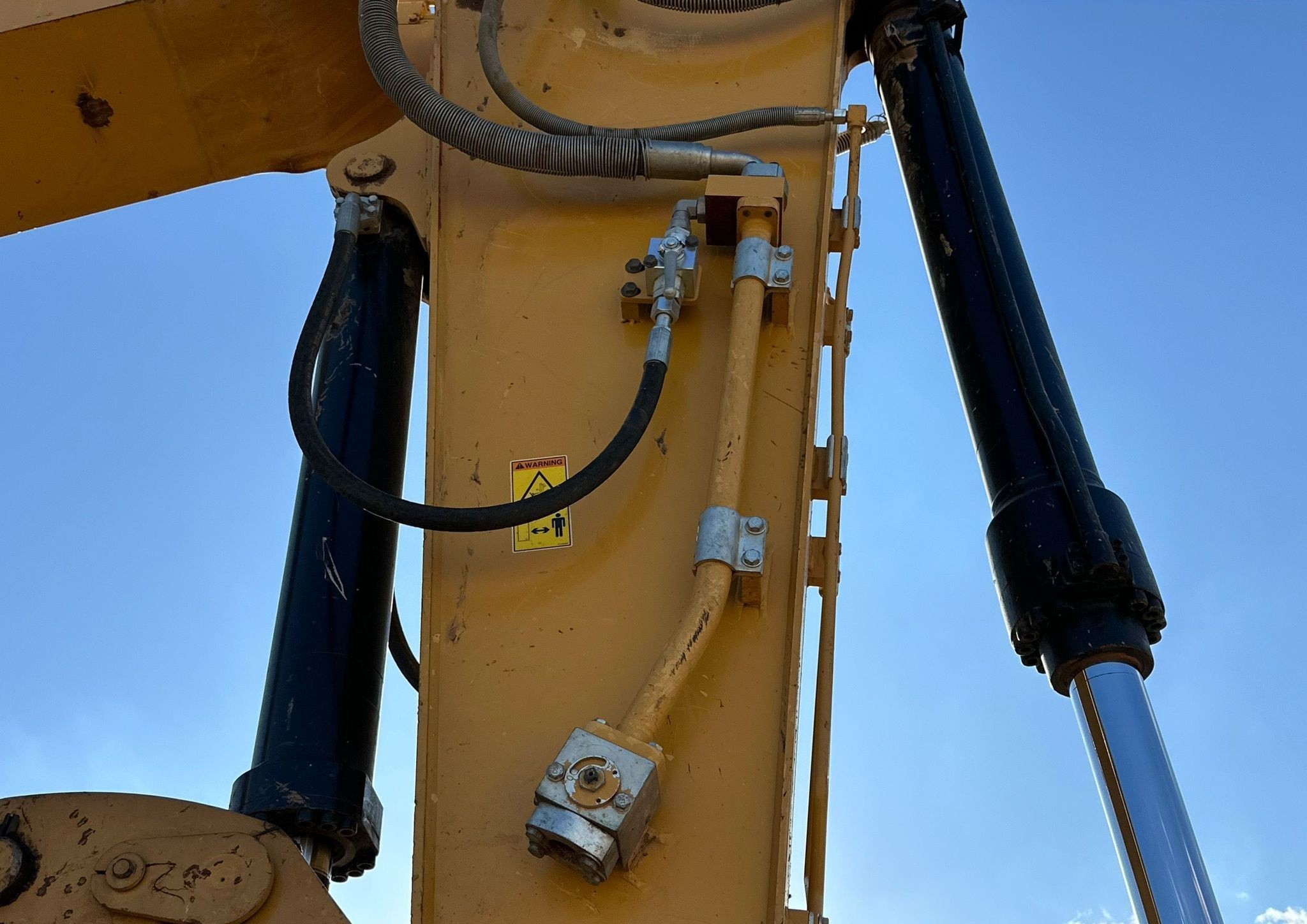 gallery 2018 Caterpillar 326F L excavator