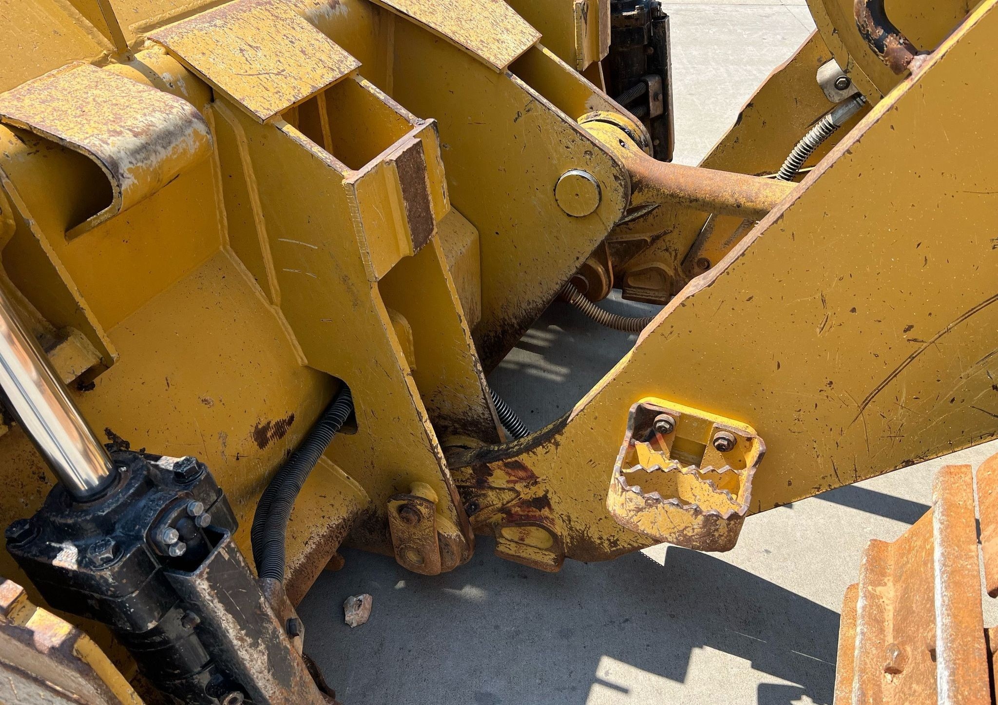 gallery 2016 Caterpillar 963K track loader