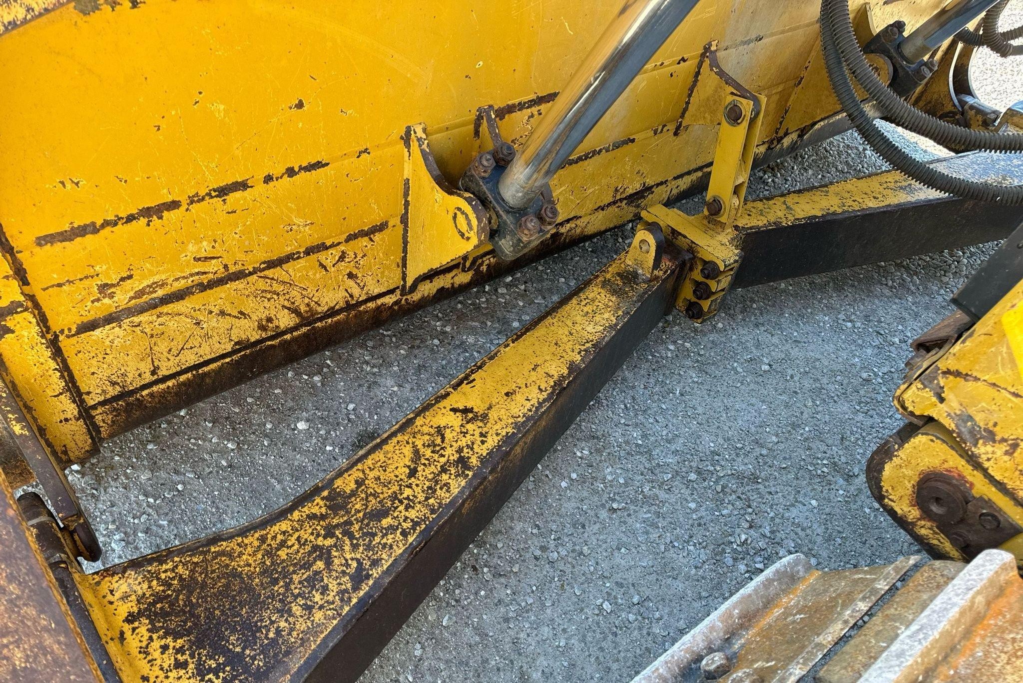 gallery 2011 Caterpillar D6T XL dozer