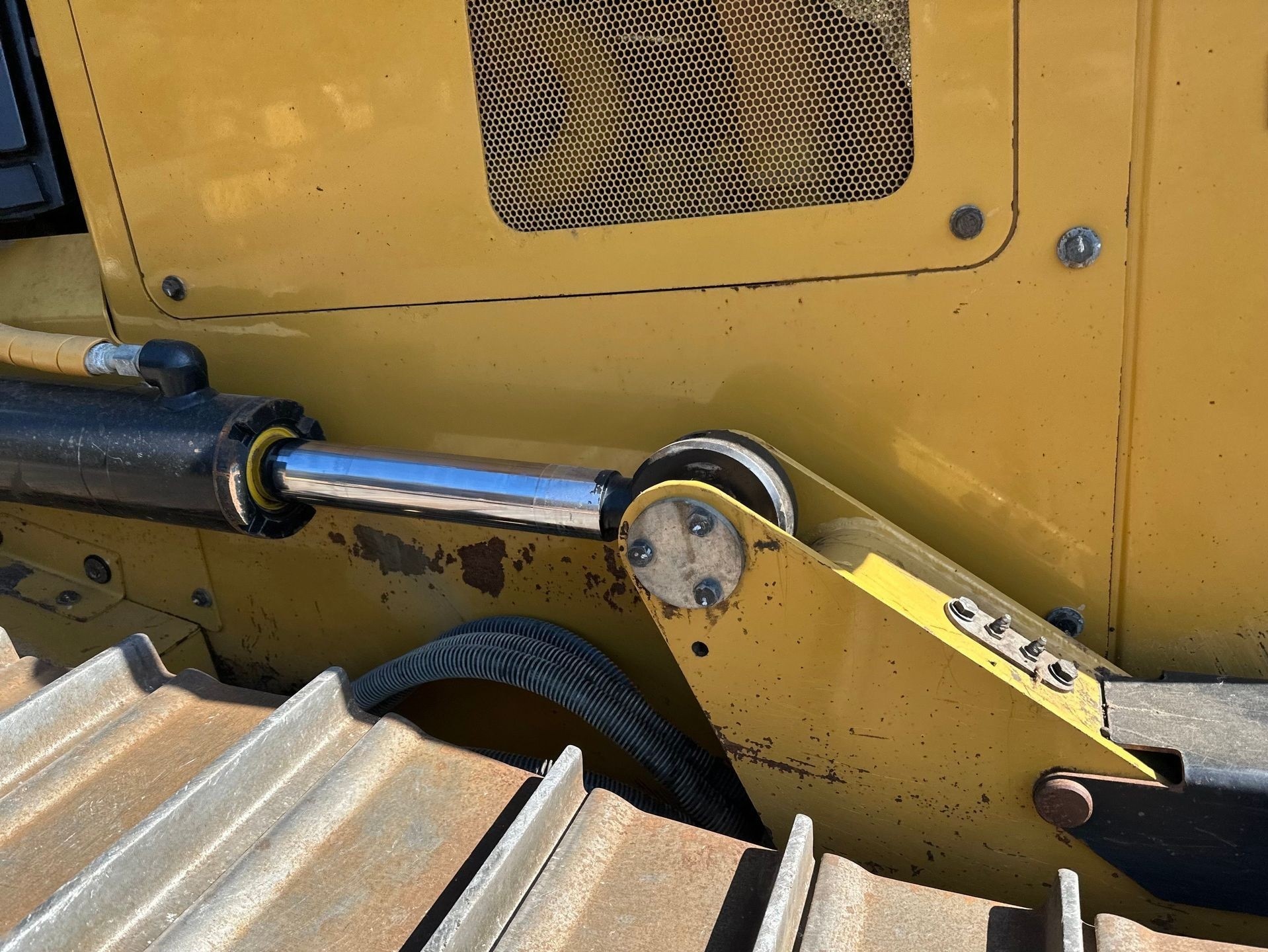 gallery 2016 Caterpillar D6K2 LGP dozer