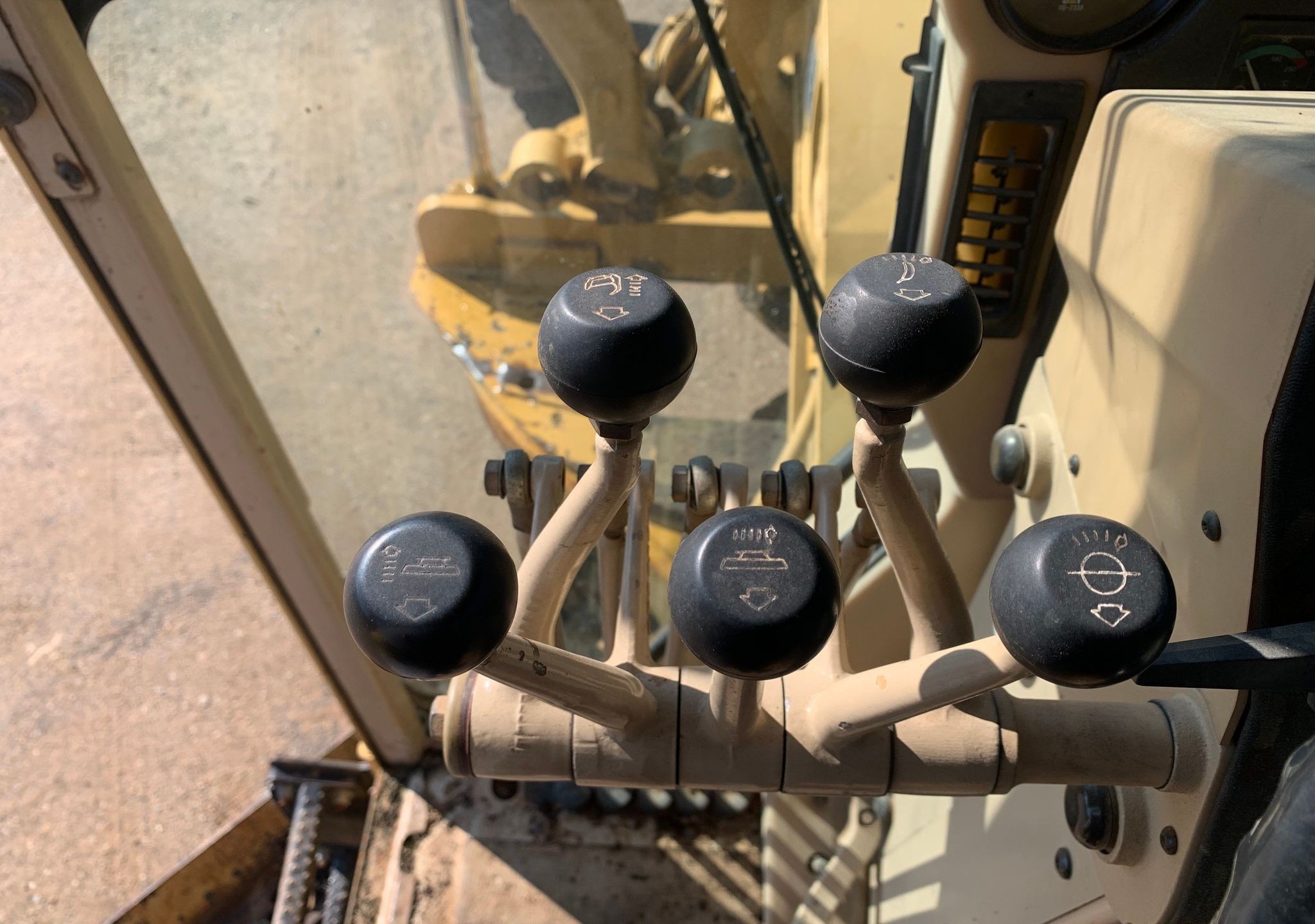 gallery 2001 Caterpillar 140H motor grader