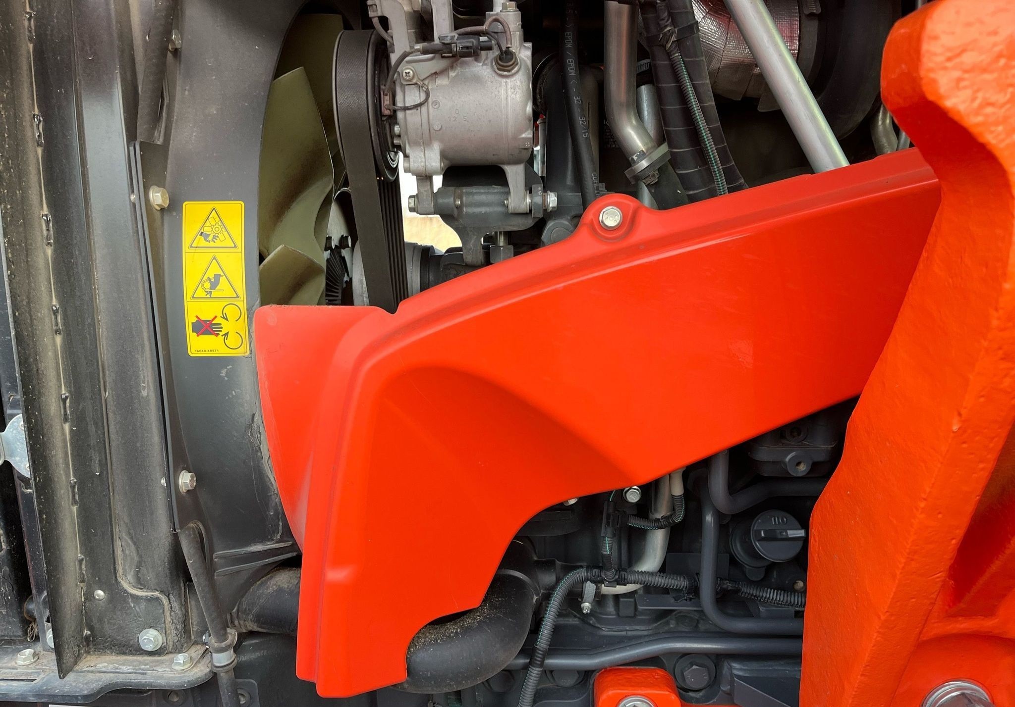 gallery 2018 Kubota M7-171 MFWD tractor