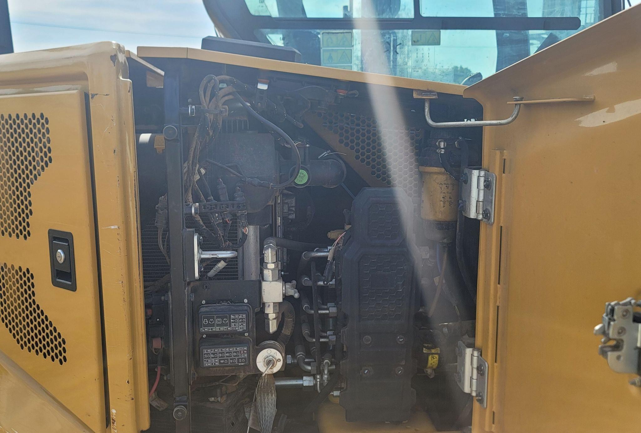 gallery 2019 Caterpillar 306CR  mini excavator