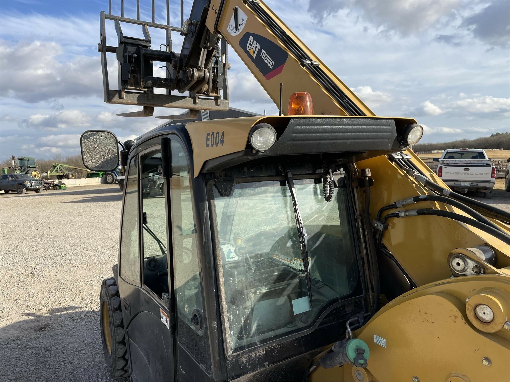 gallery 2015 Caterpillar TH255C Telehandler