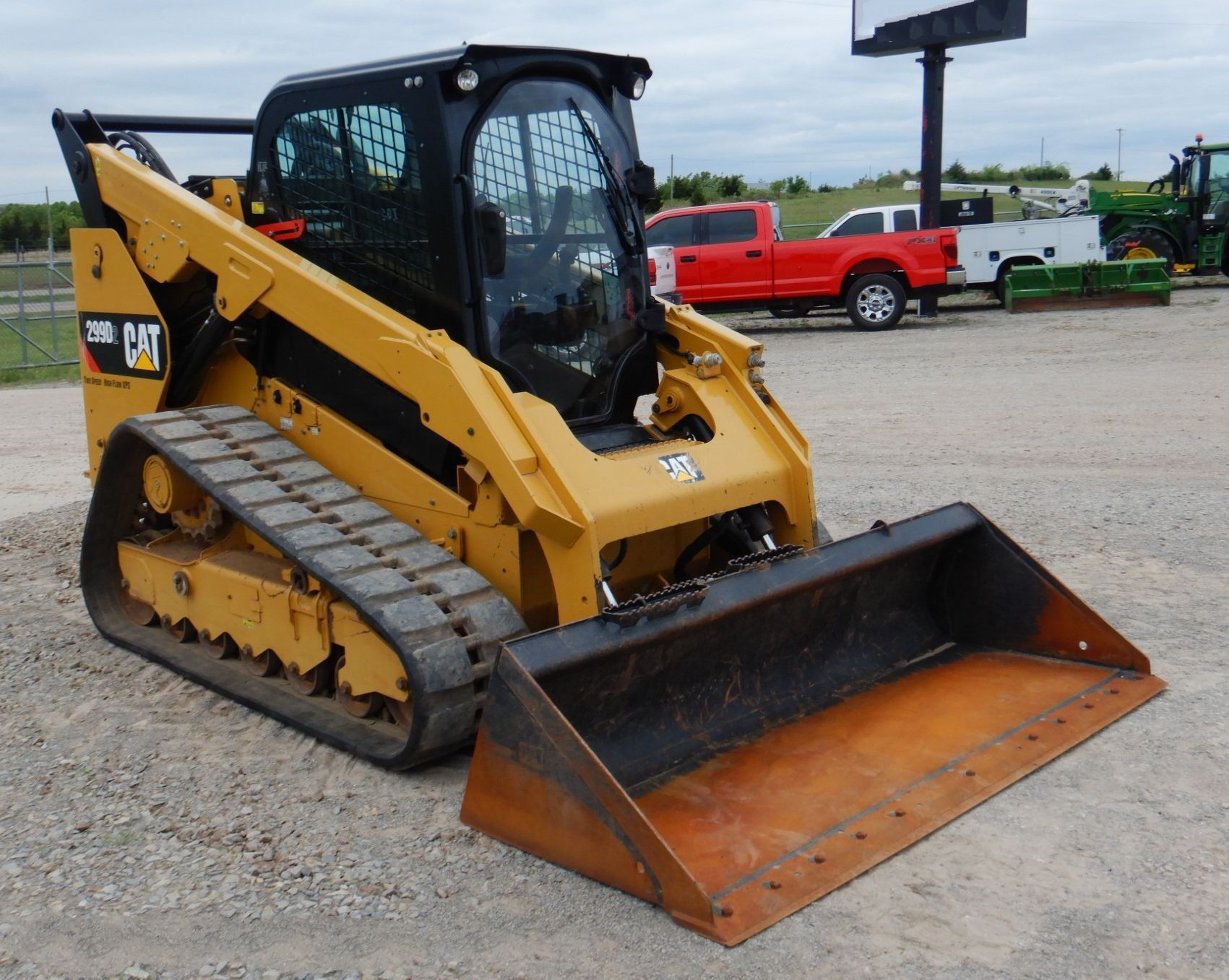 gallery 2018 Caterpillar 299D2 skid steer