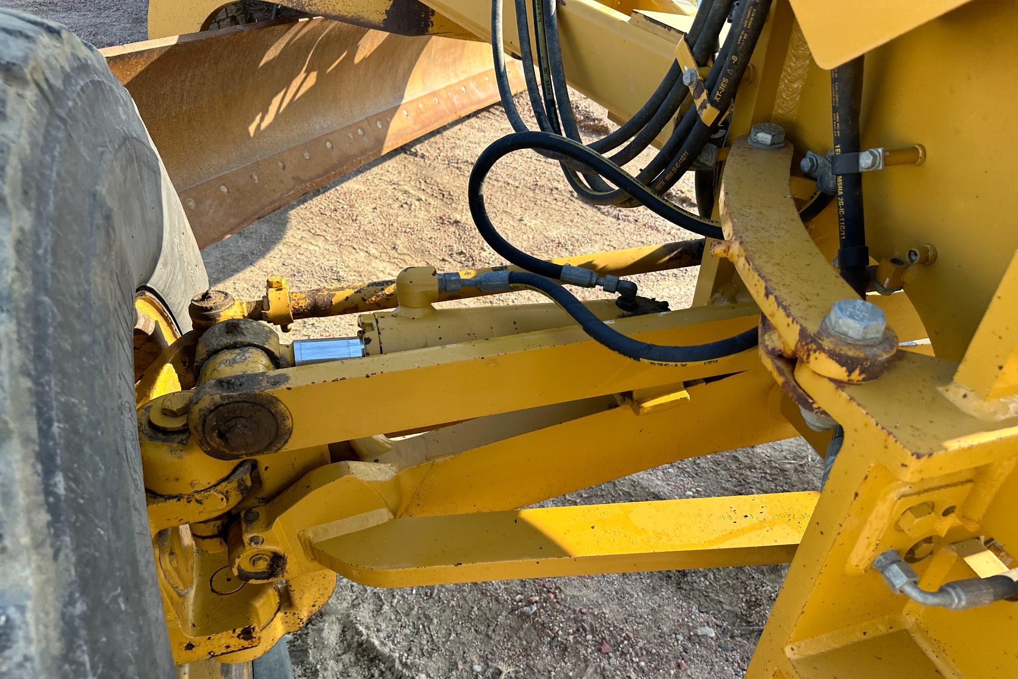 gallery 2014 Caterpillar 140M2 VHP Plus Motor Grader