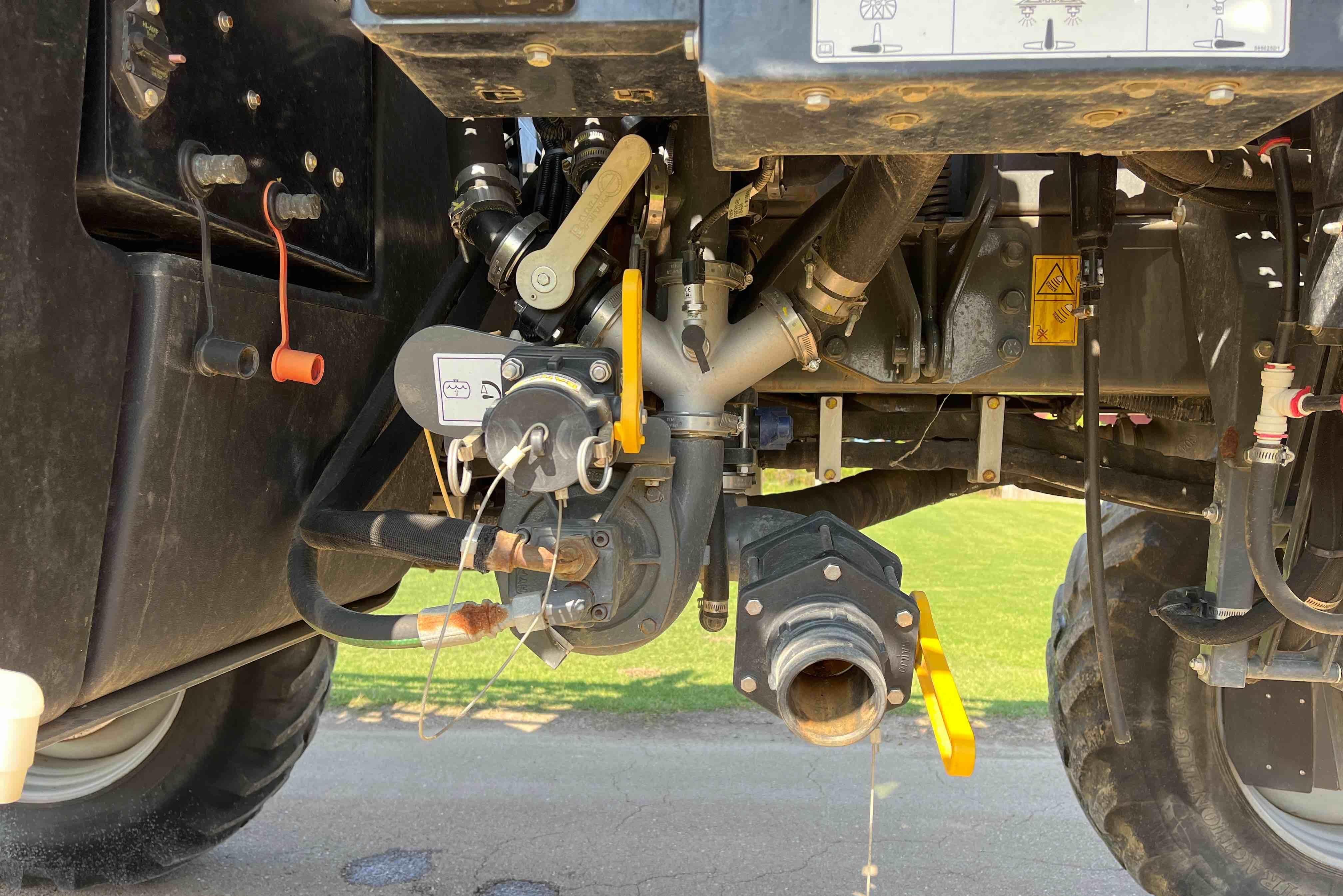 gallery 2019 RoGator RG1300C Self-Propelled Sprayer