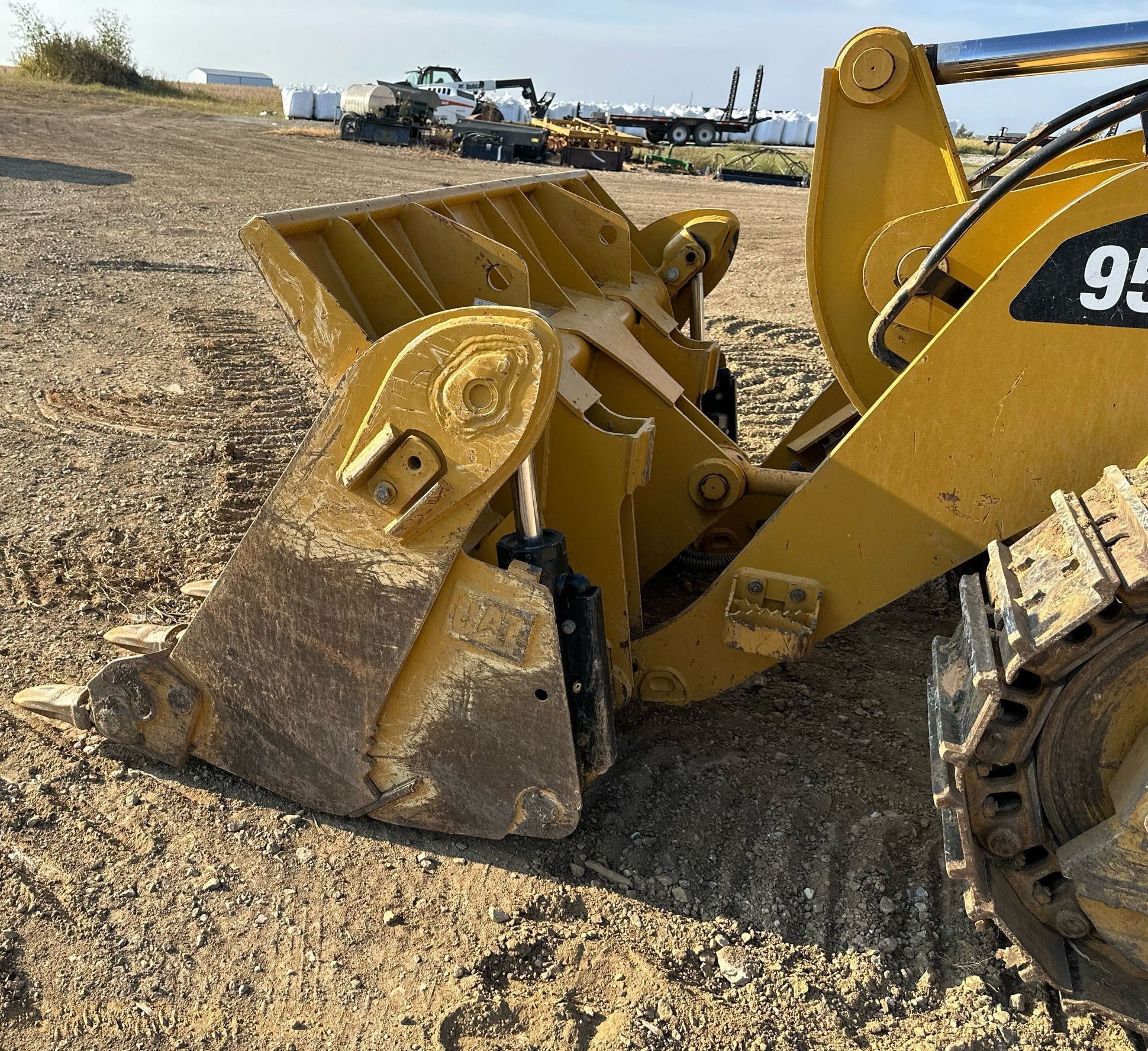 gallery 2018 Caterpillar 953K track loader