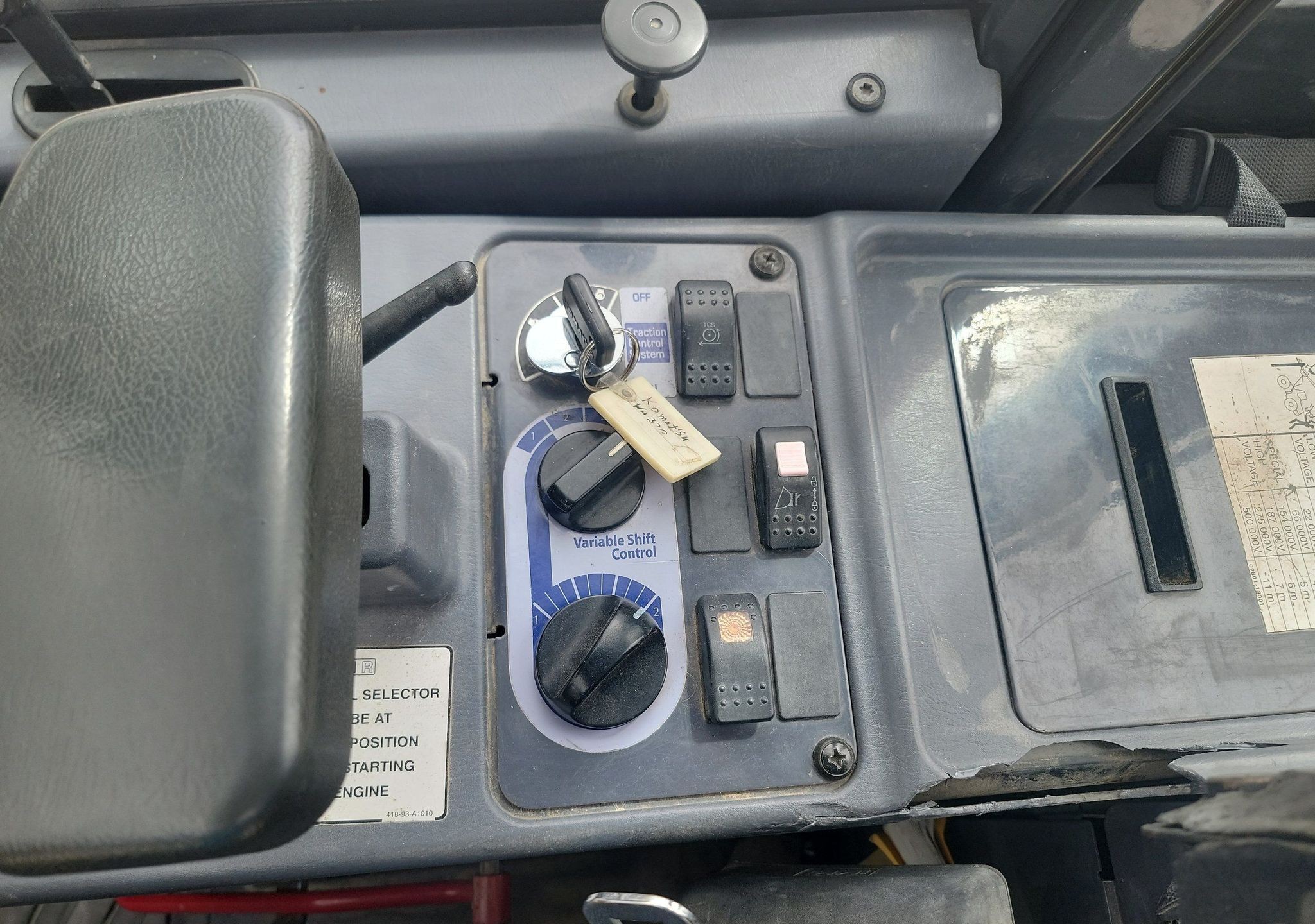 gallery 2005 Komatsu WA320 wheel loader