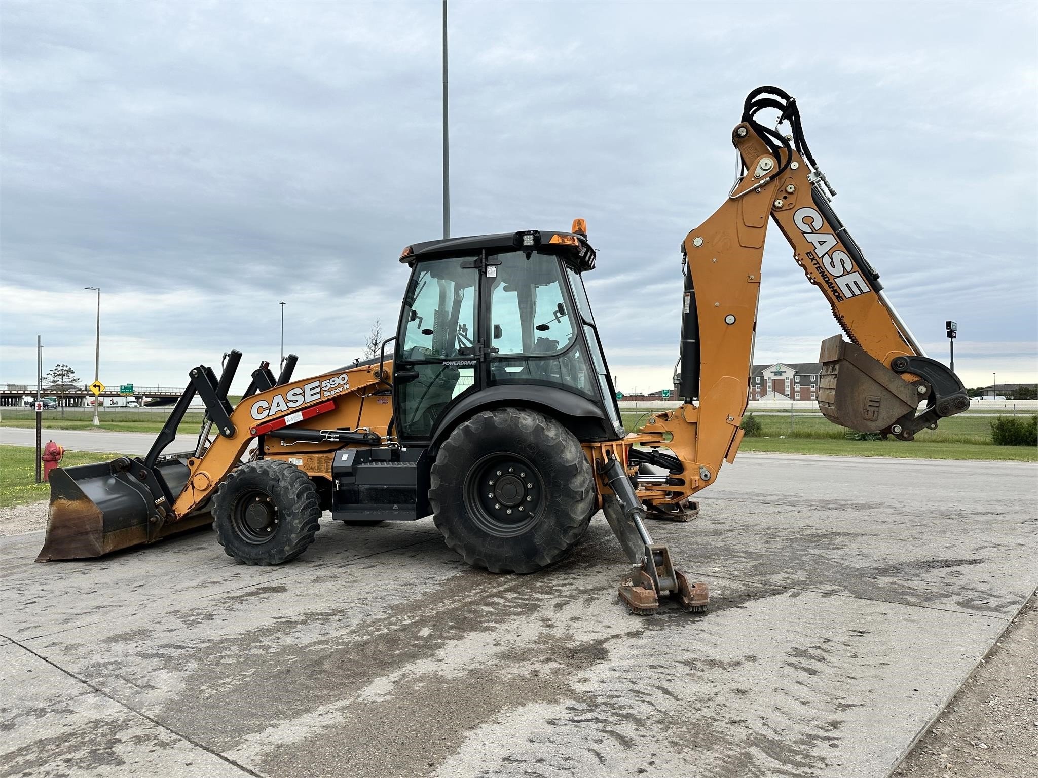 gallery 2019 Case 590SN 4x4 Backhoe Loader