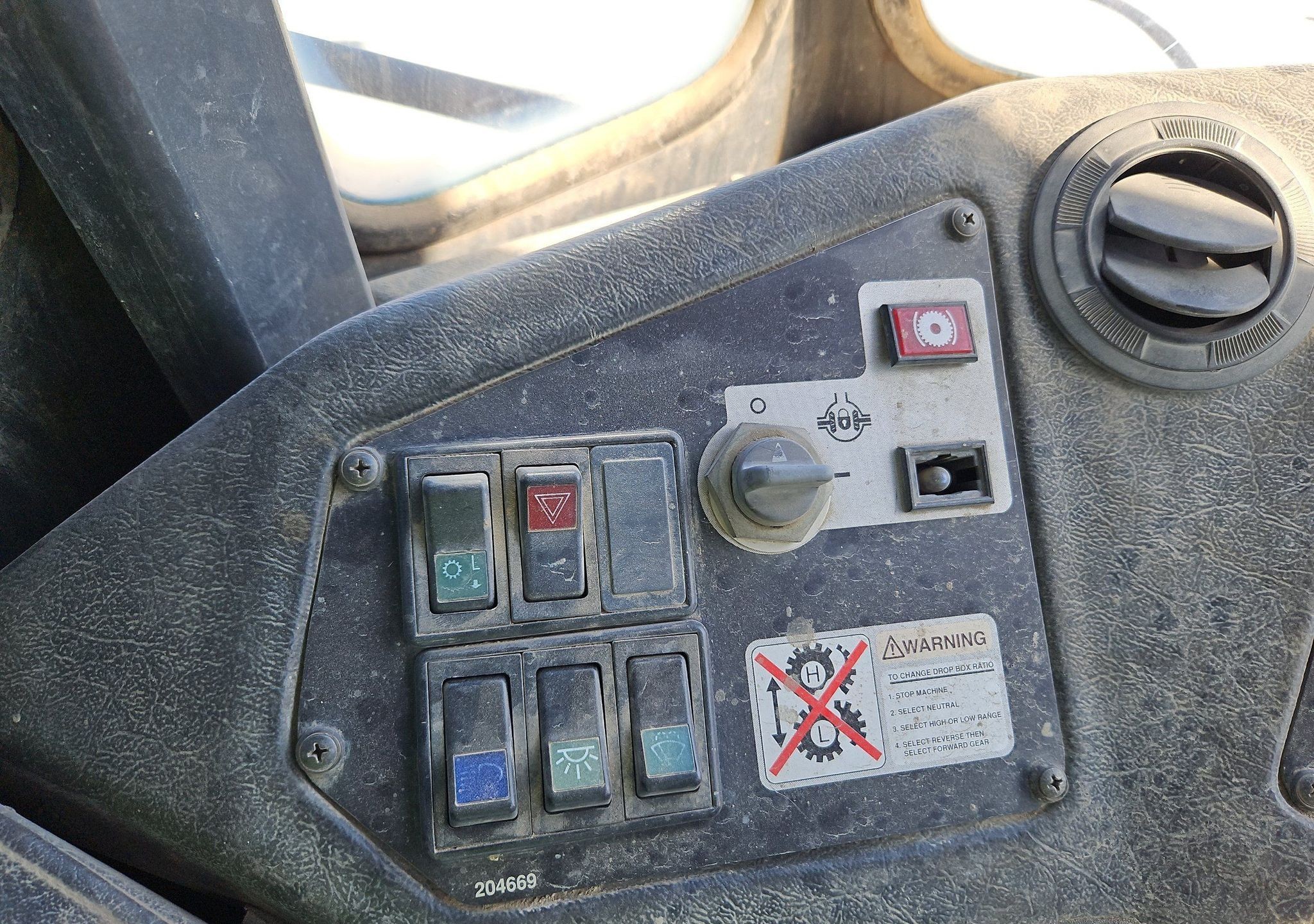 gallery 2000 John Deere 400C haul truck