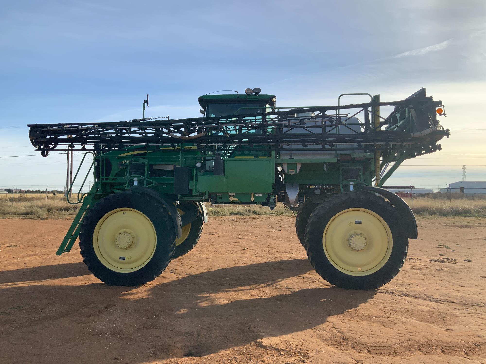 gallery 2011 John Deere 4730 Self-Propelled Sprayer