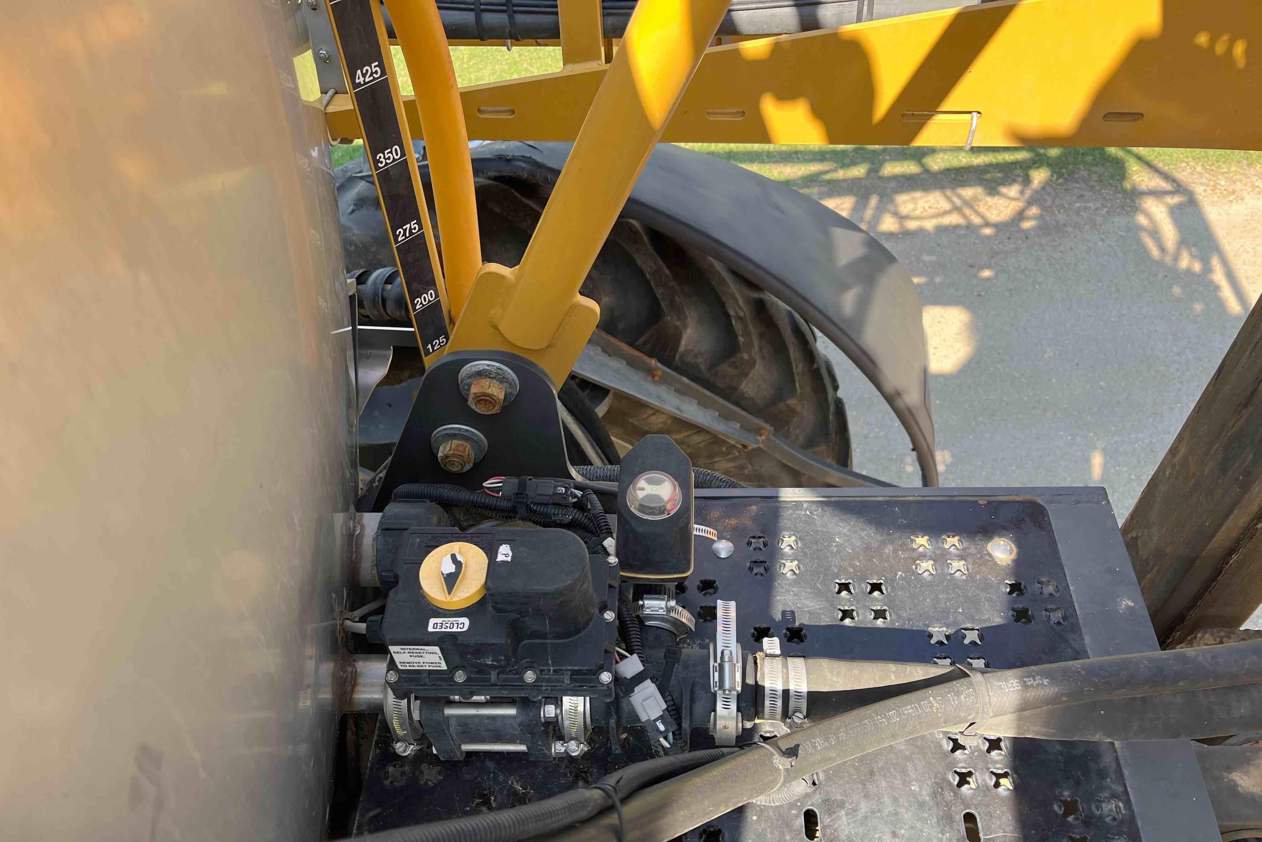 gallery 2019 RoGator RG1300C Self-Propelled Sprayer