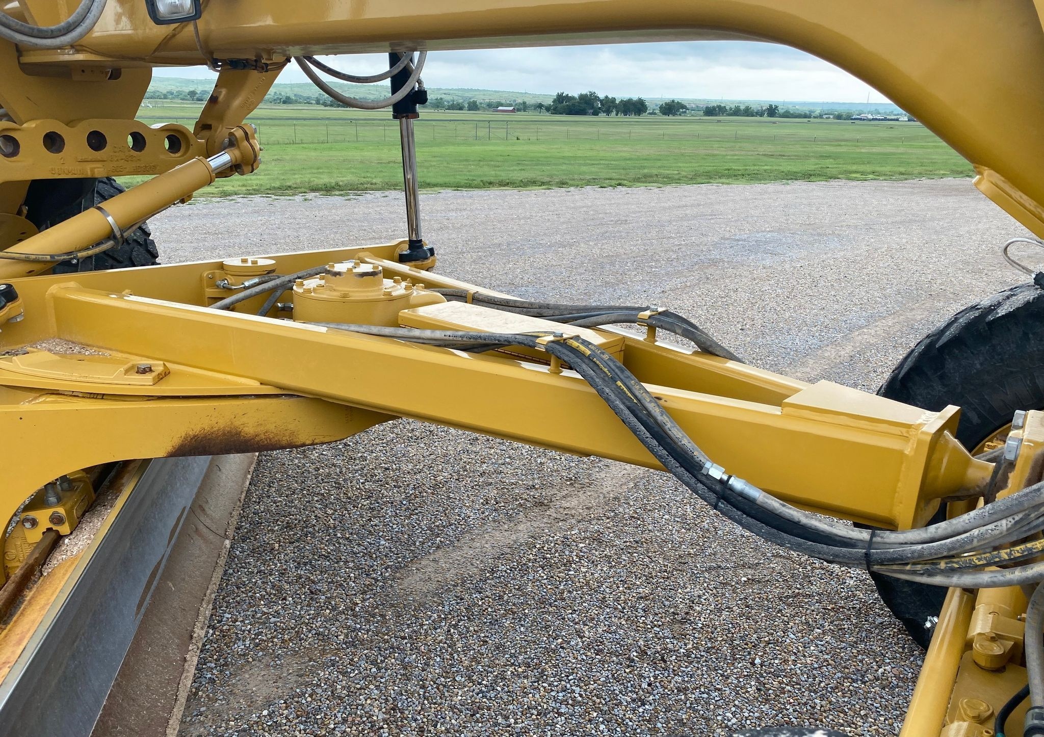 gallery 2010 Caterpillar 140M motor grader