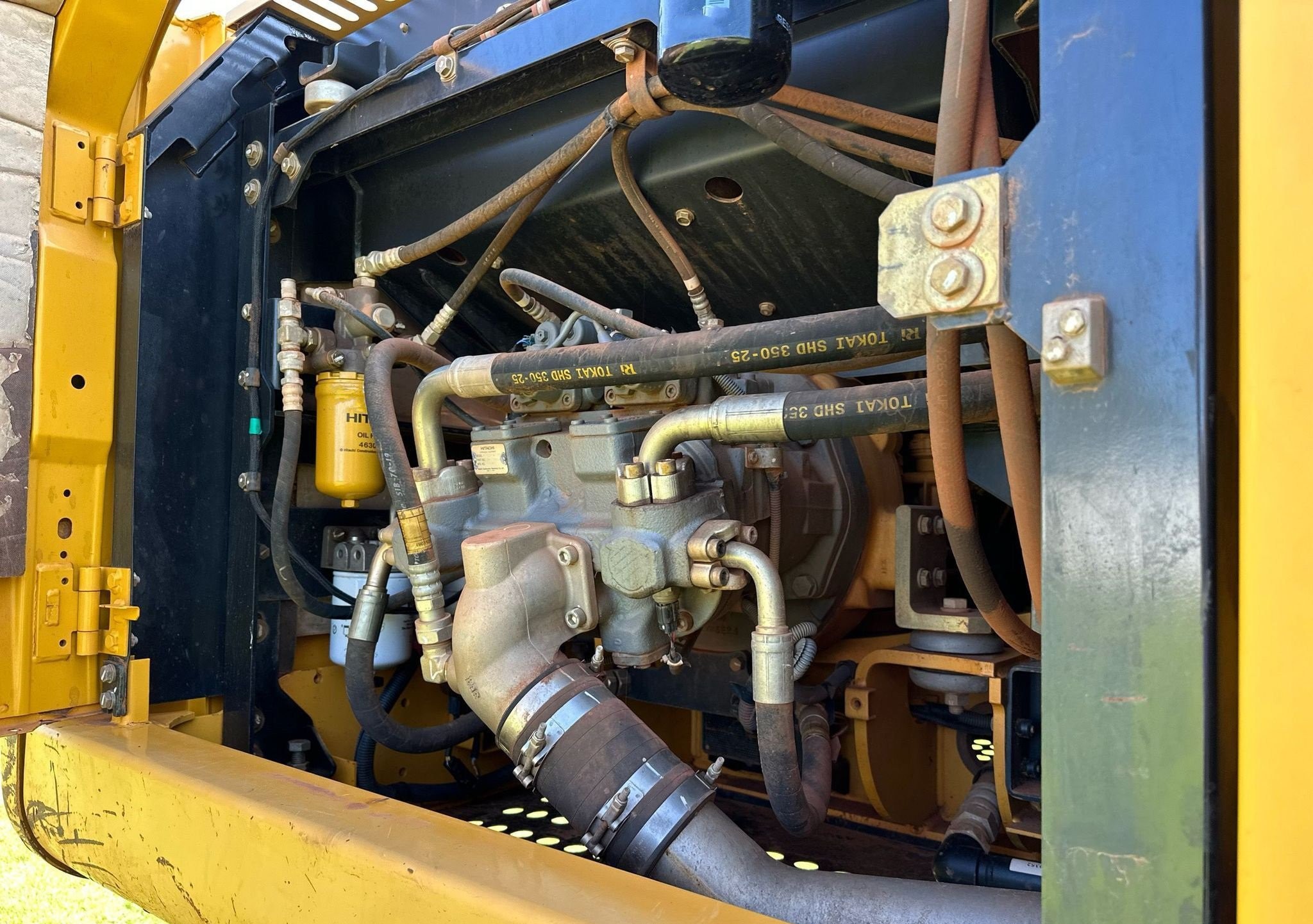 gallery 2014 John Deere 250G LC excavator