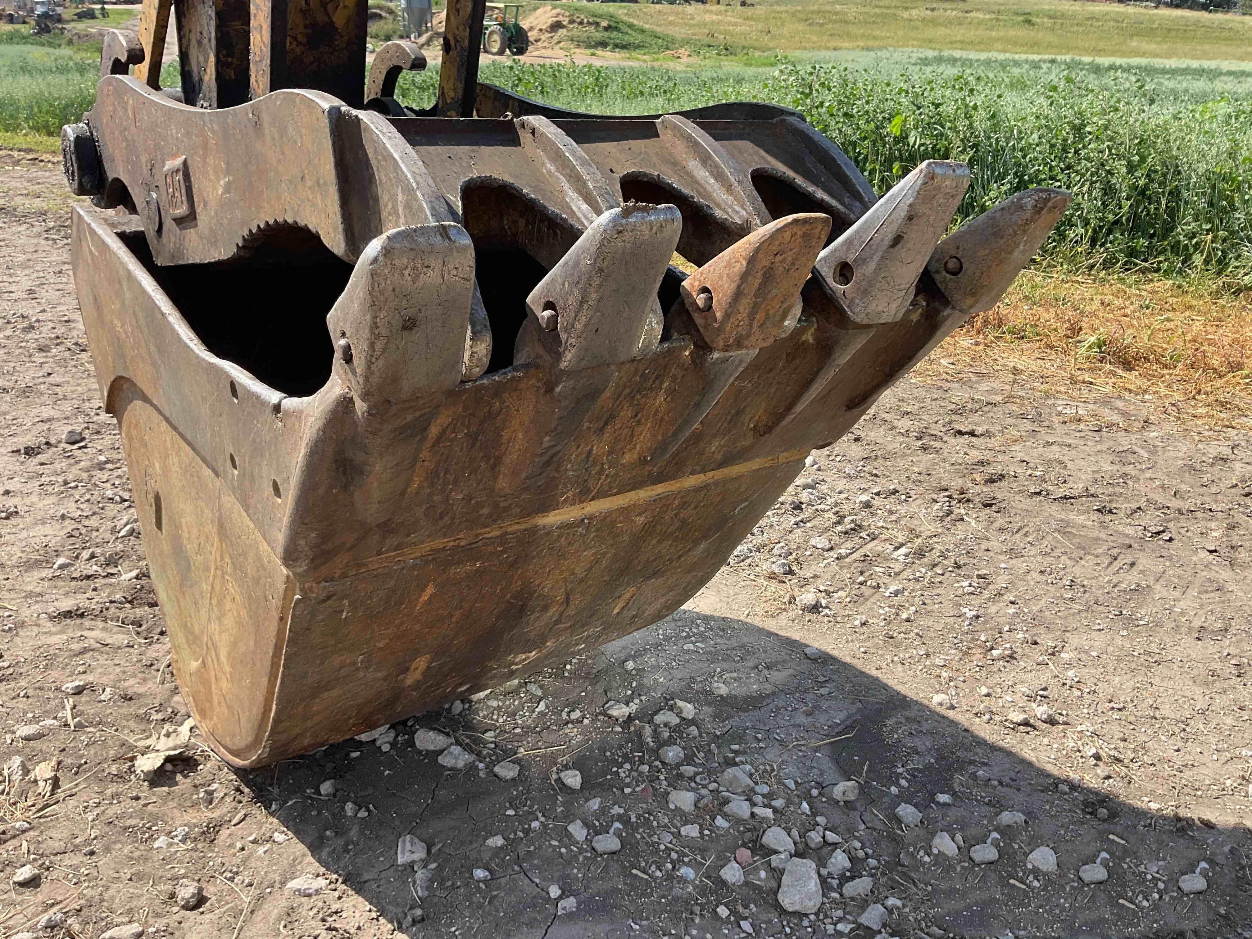 gallery 2004 Caterpillar 320CLU Excavator