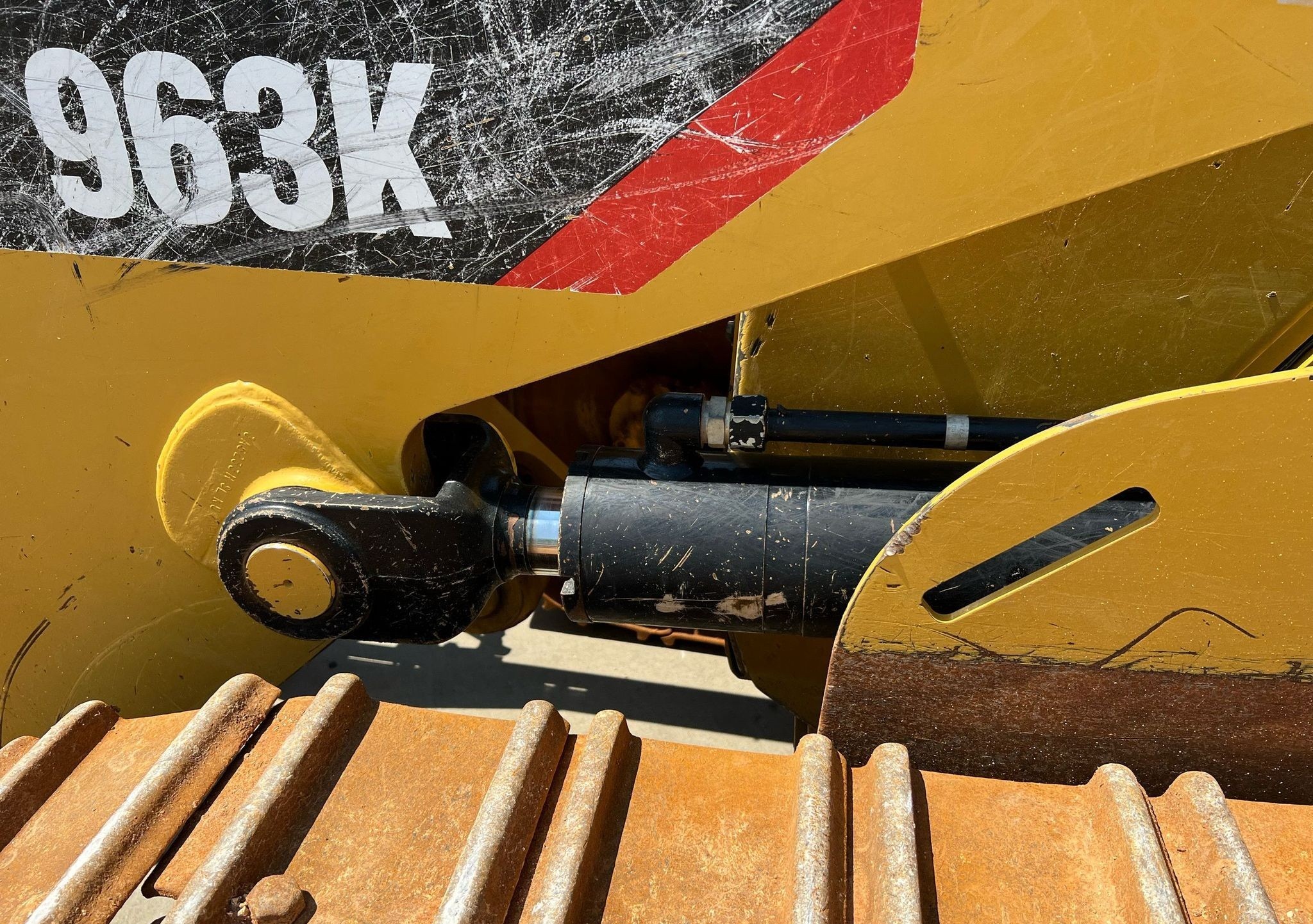 gallery 2016 Caterpillar 963K track loader