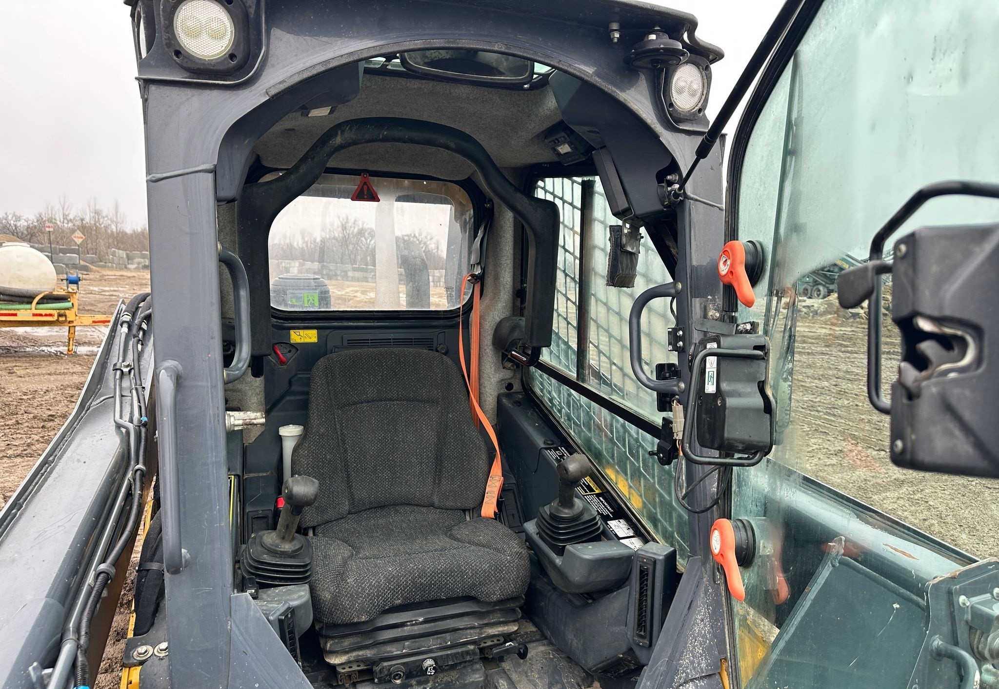 gallery 2019 John Deere 325G tracked skid steer loader
