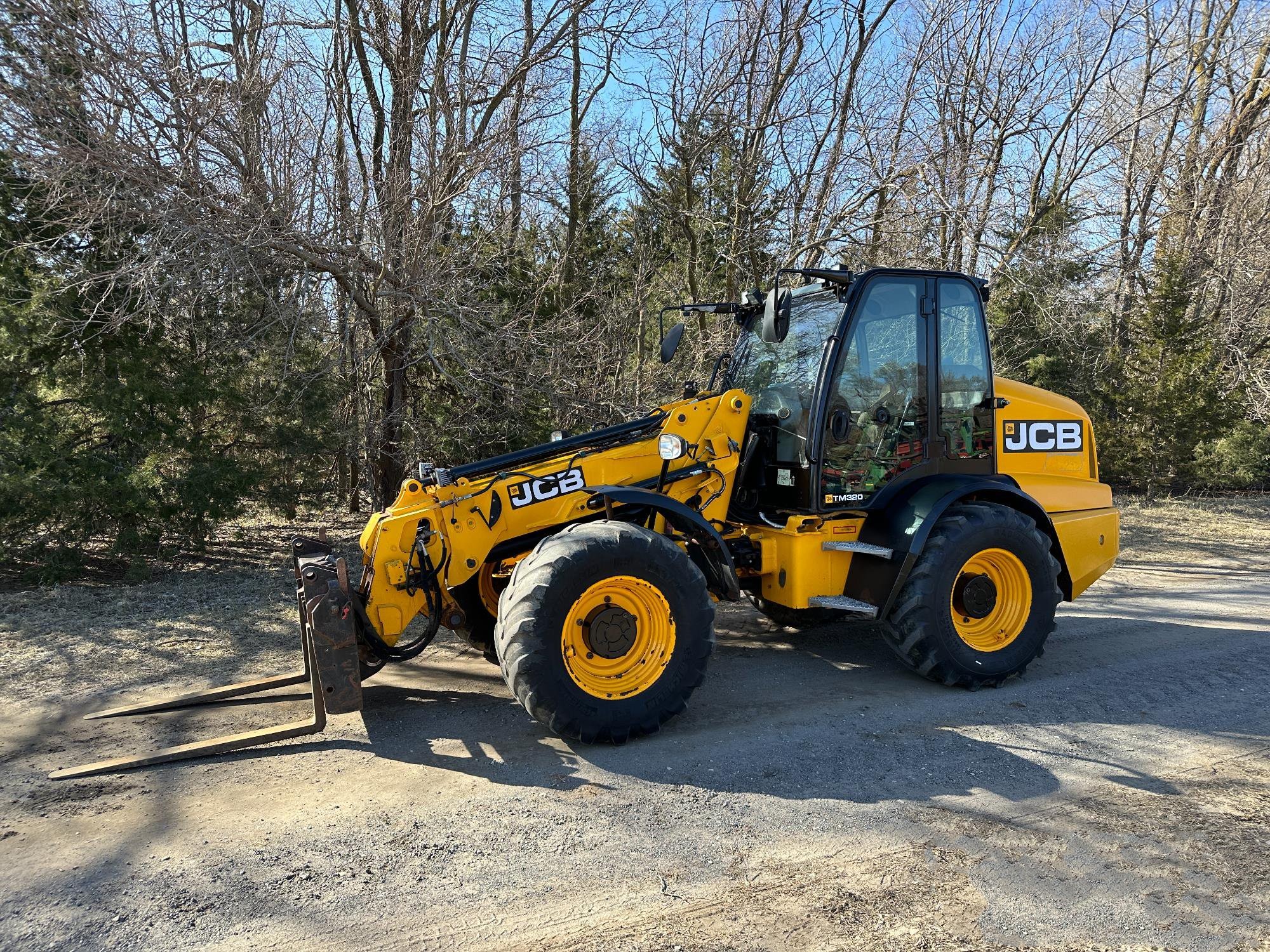 gallery 2017 JCB TM320 4x4 Telehandler