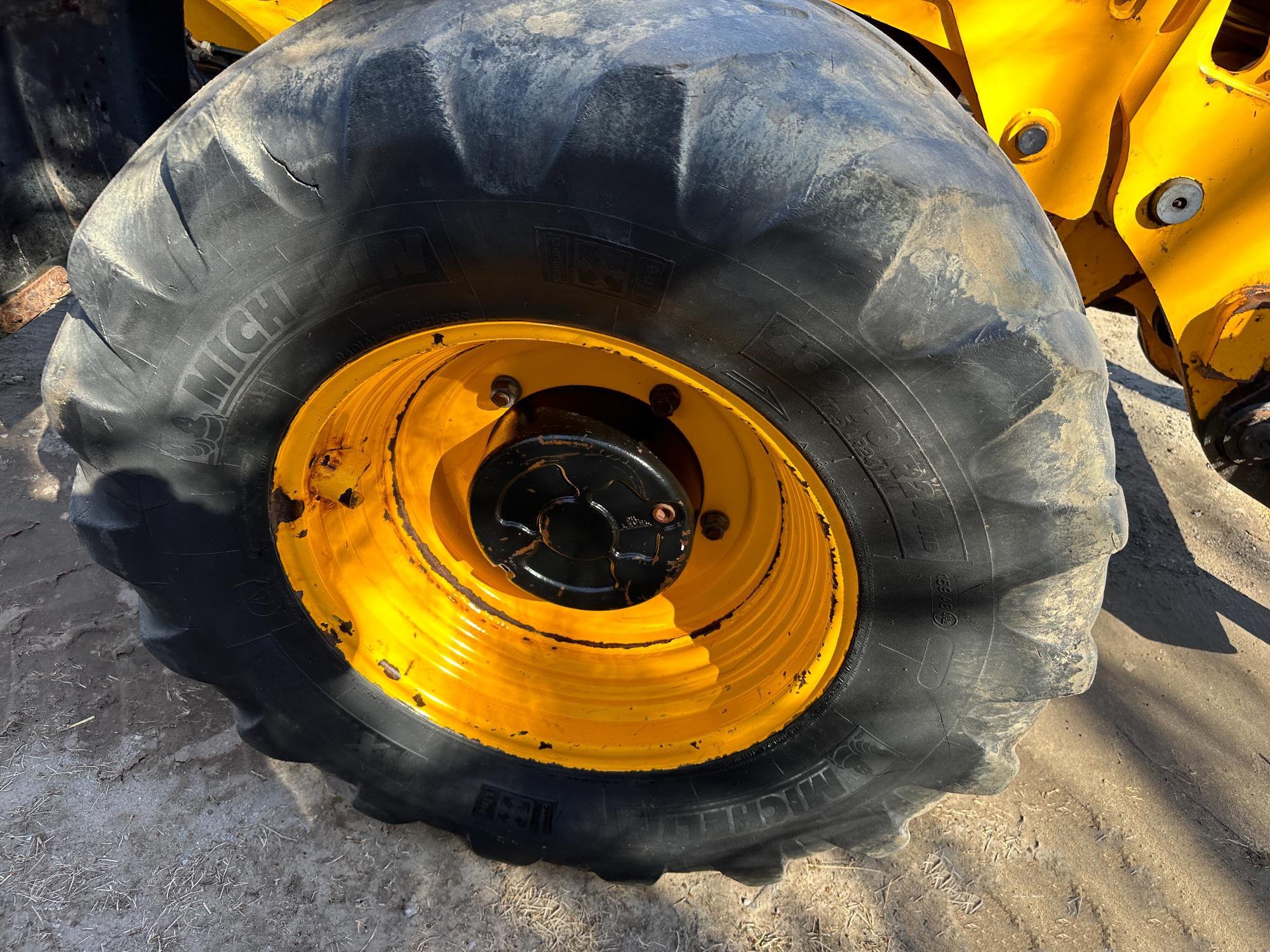 gallery 2017 JCB TM320 4x4 Telehandler