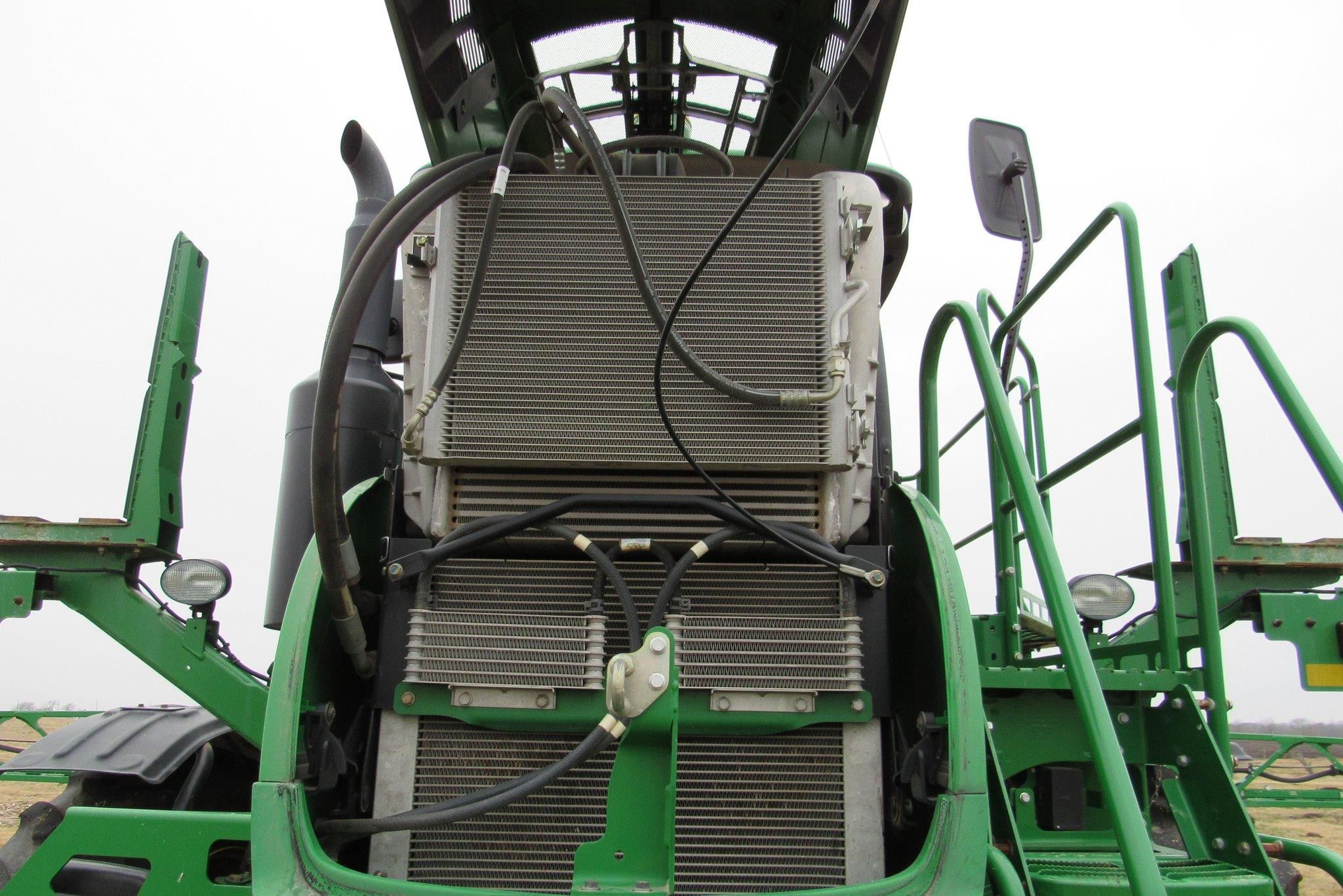 gallery 2014 John Deere R4038 self-propelled sprayer