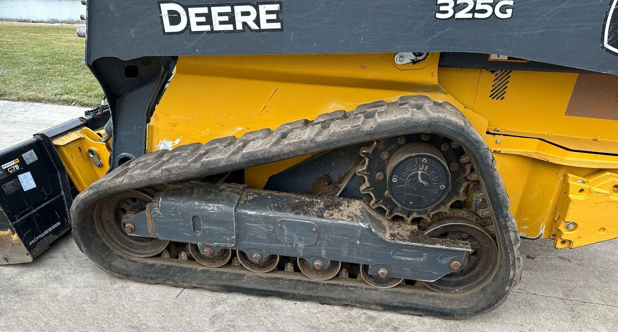 gallery 2021 John Deere 325g tracked skidsteer