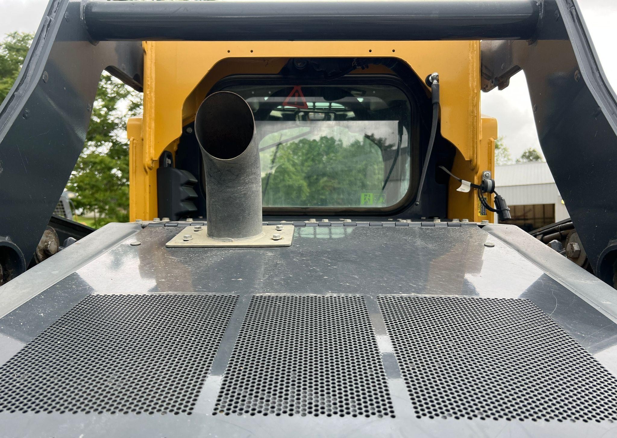gallery 2017 John Deere 333G skid steer loader