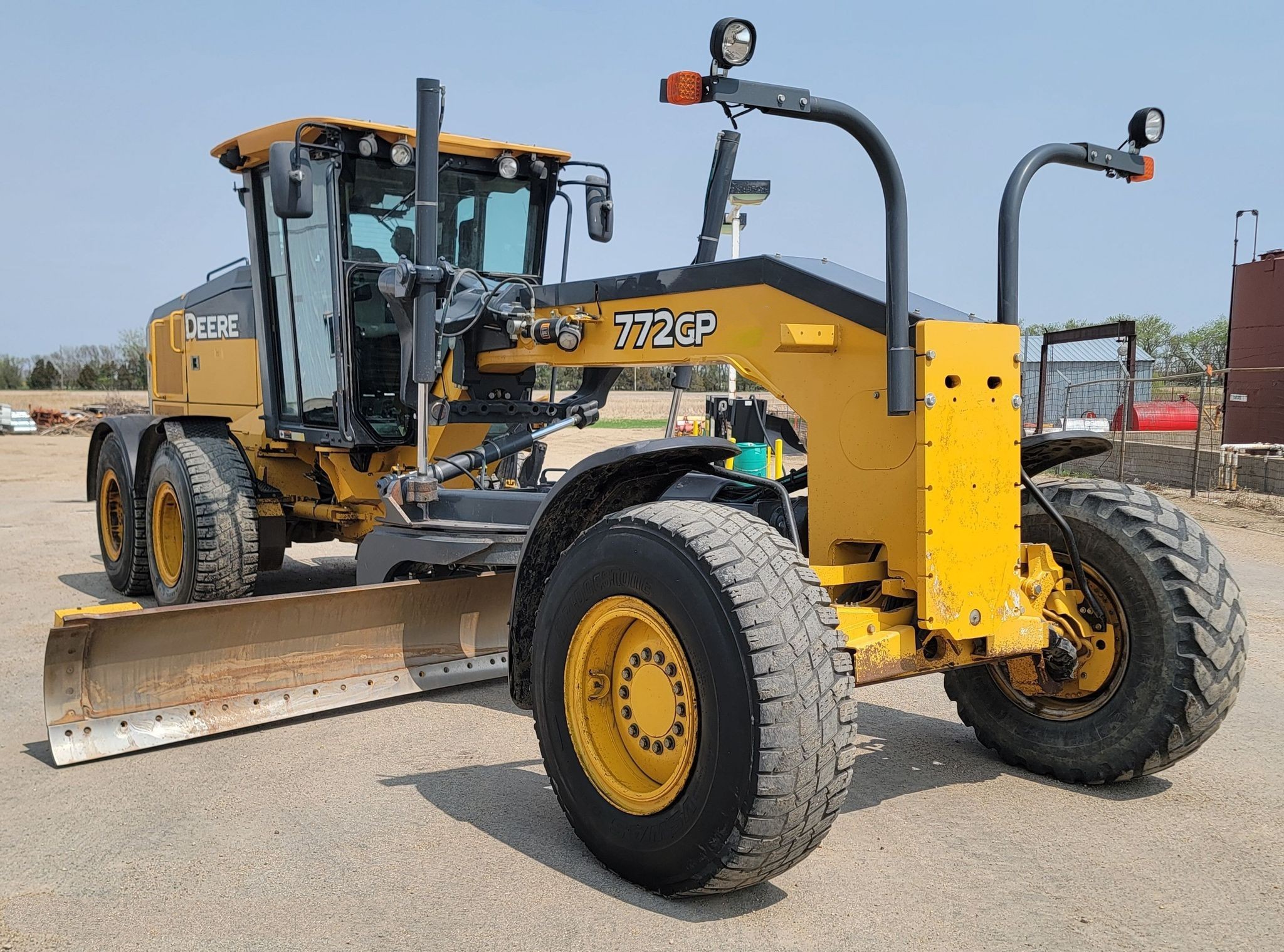 gallery 2016 John Deere 772GP motor grader