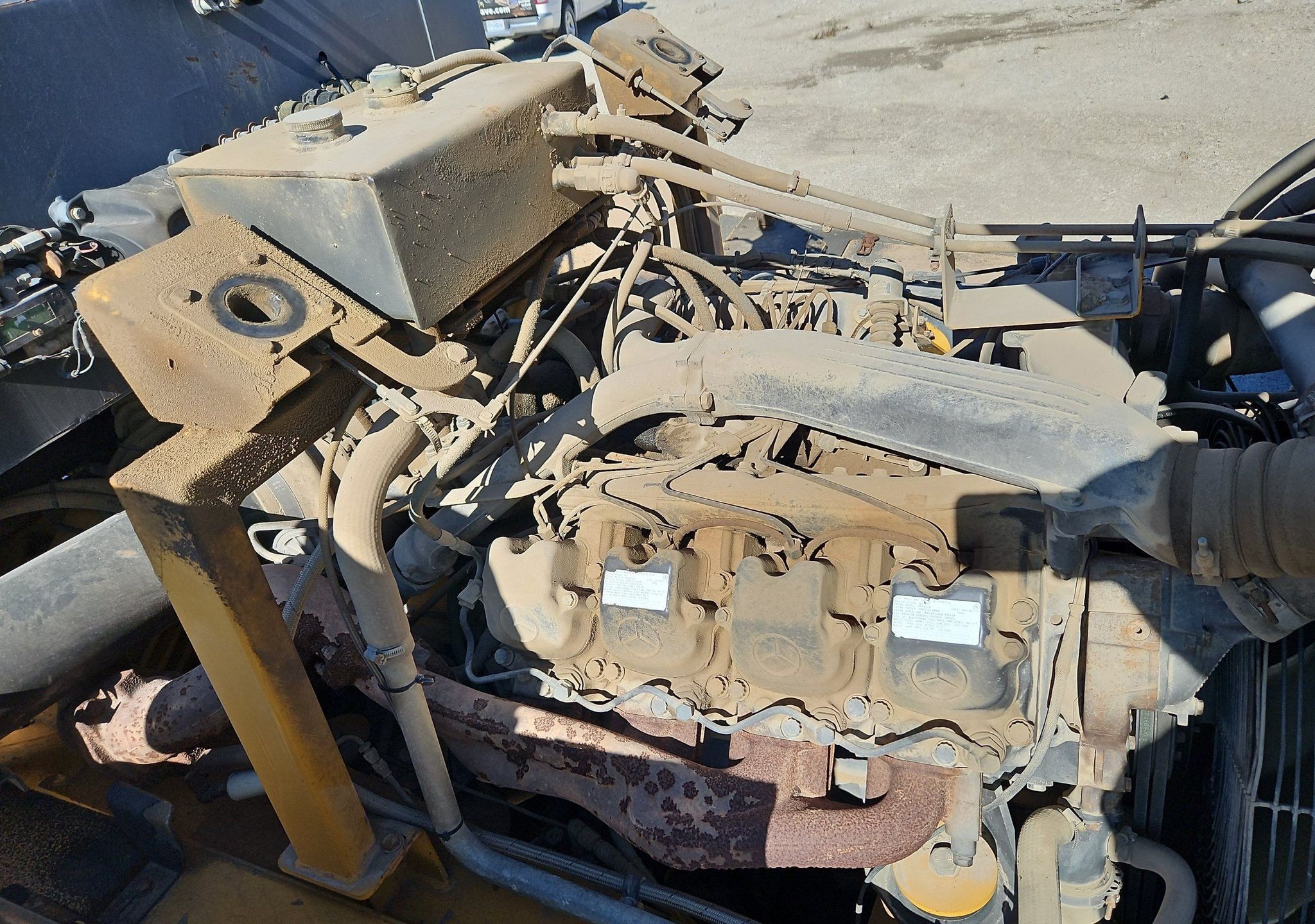 gallery 2000 John Deere 400C haul truck