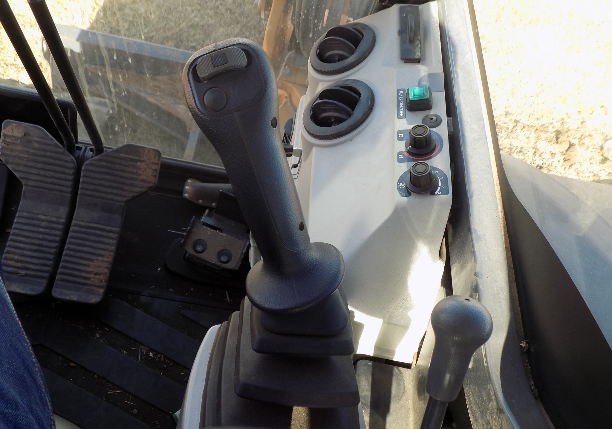 gallery 2016 Case CX55B mini excavator