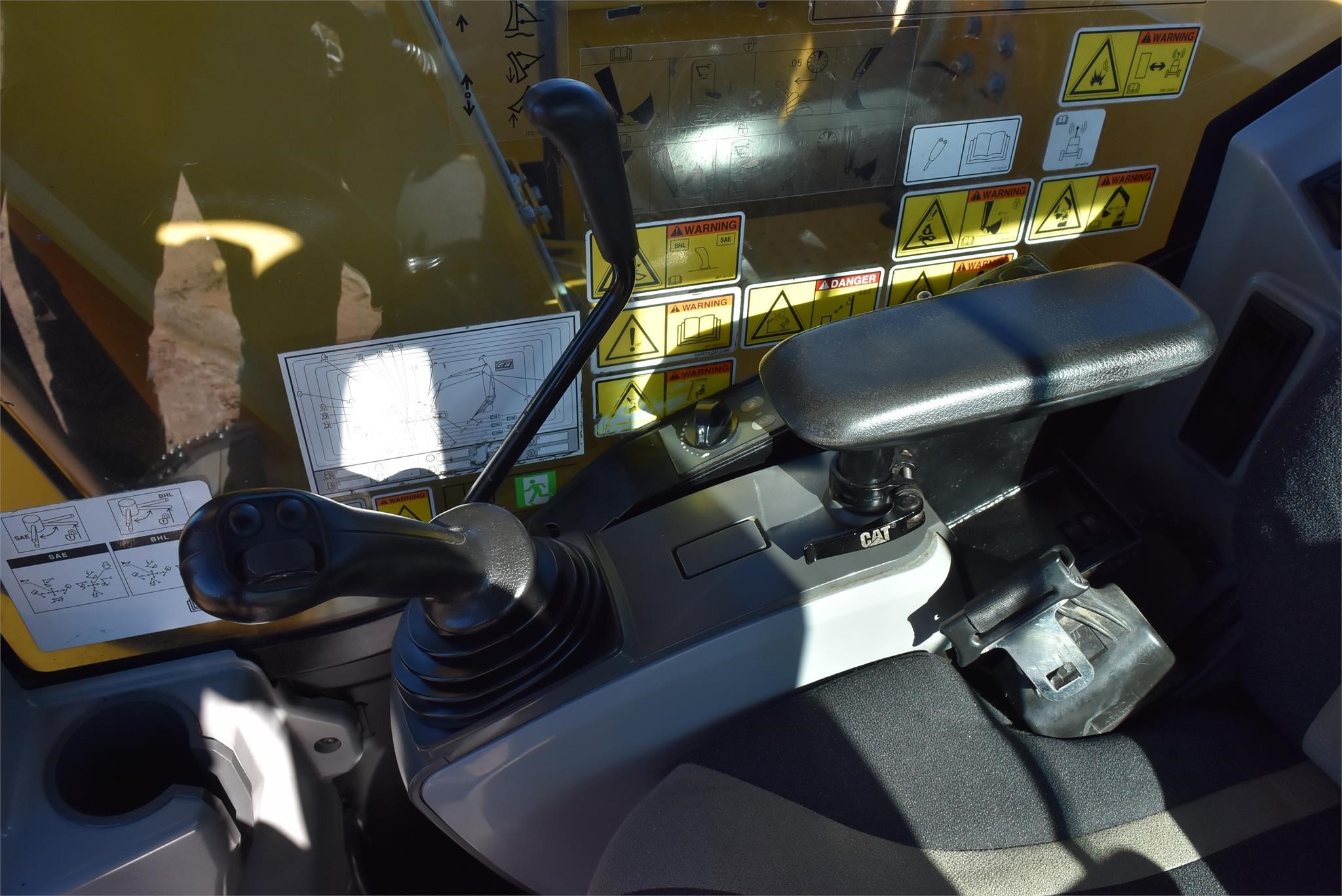 gallery 2018 CATERPILLAR 315F LCR