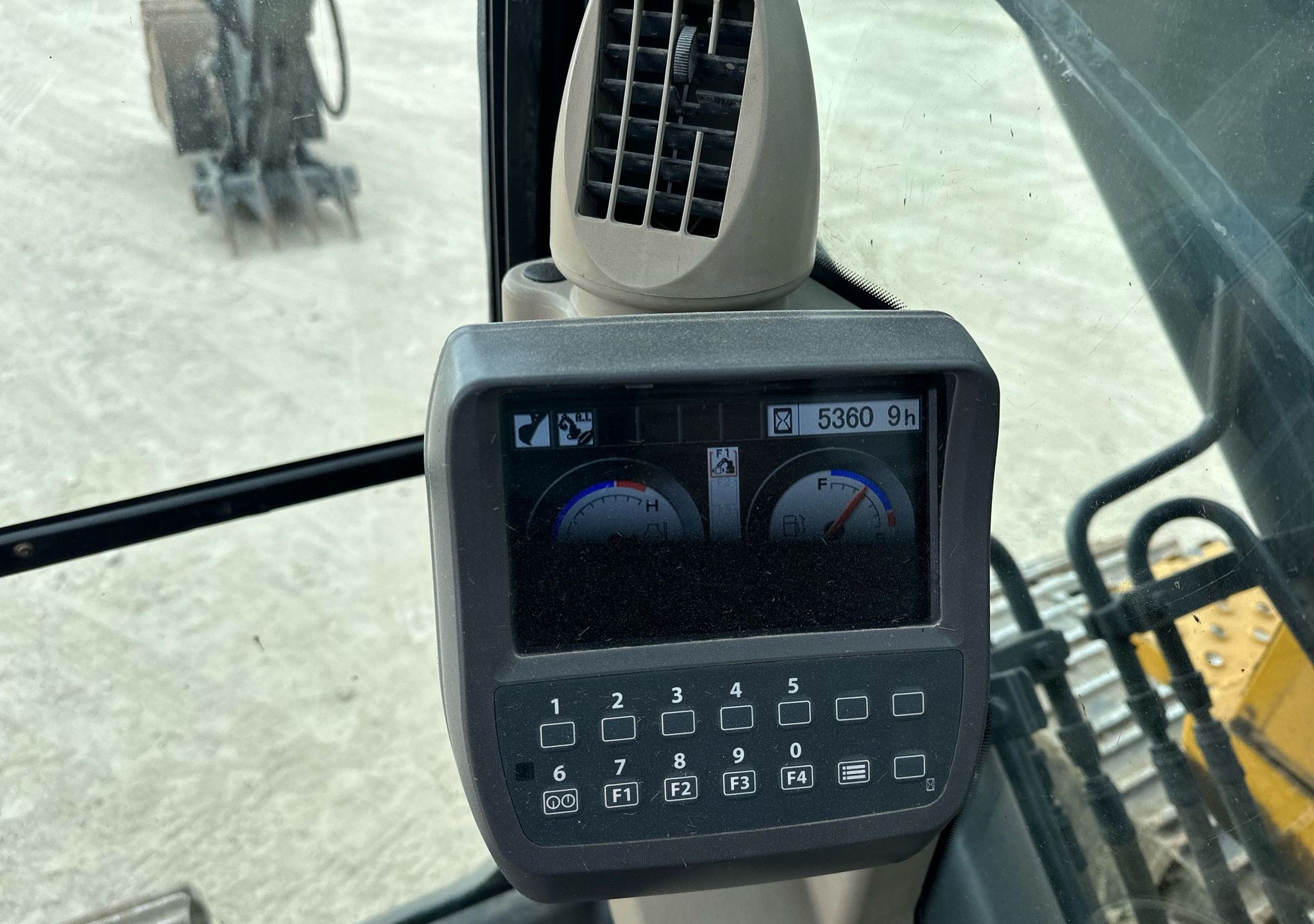 gallery 2012 John Deere FF135DX excavator